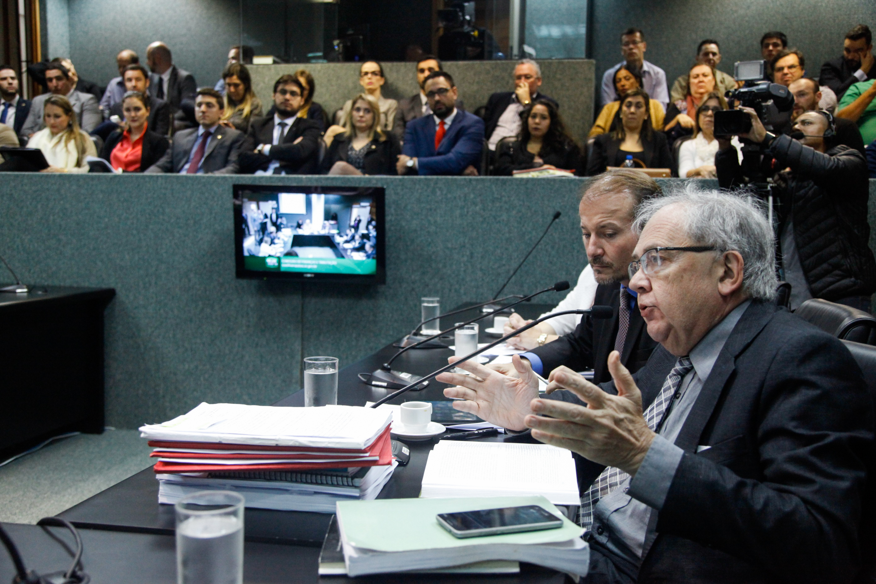 Deputado Fernando Coruja (PMDB). Comissão de Finanças e Tributação.