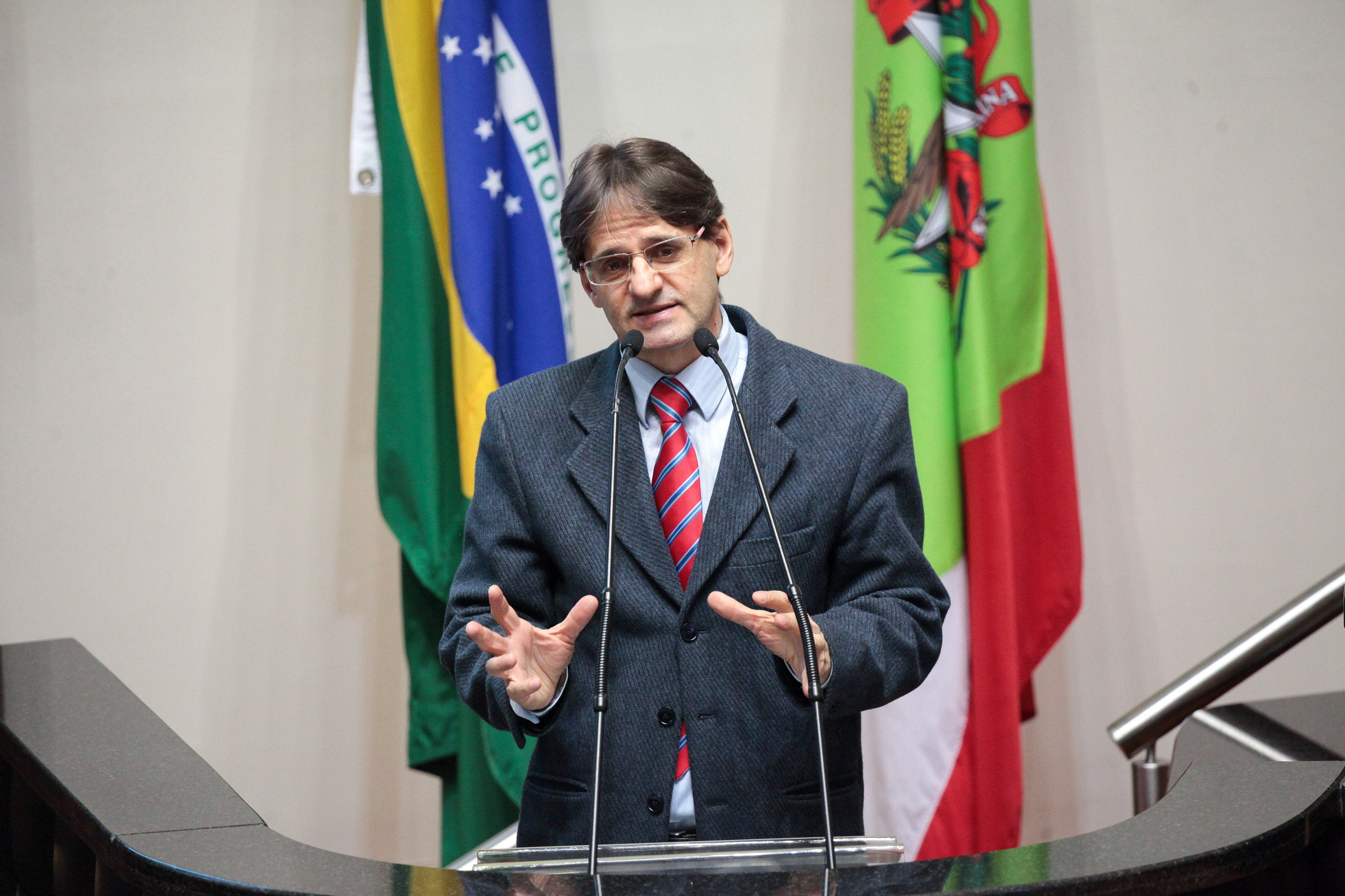 Deputado Neodi Saretta (PT). Sessão Ordinária.