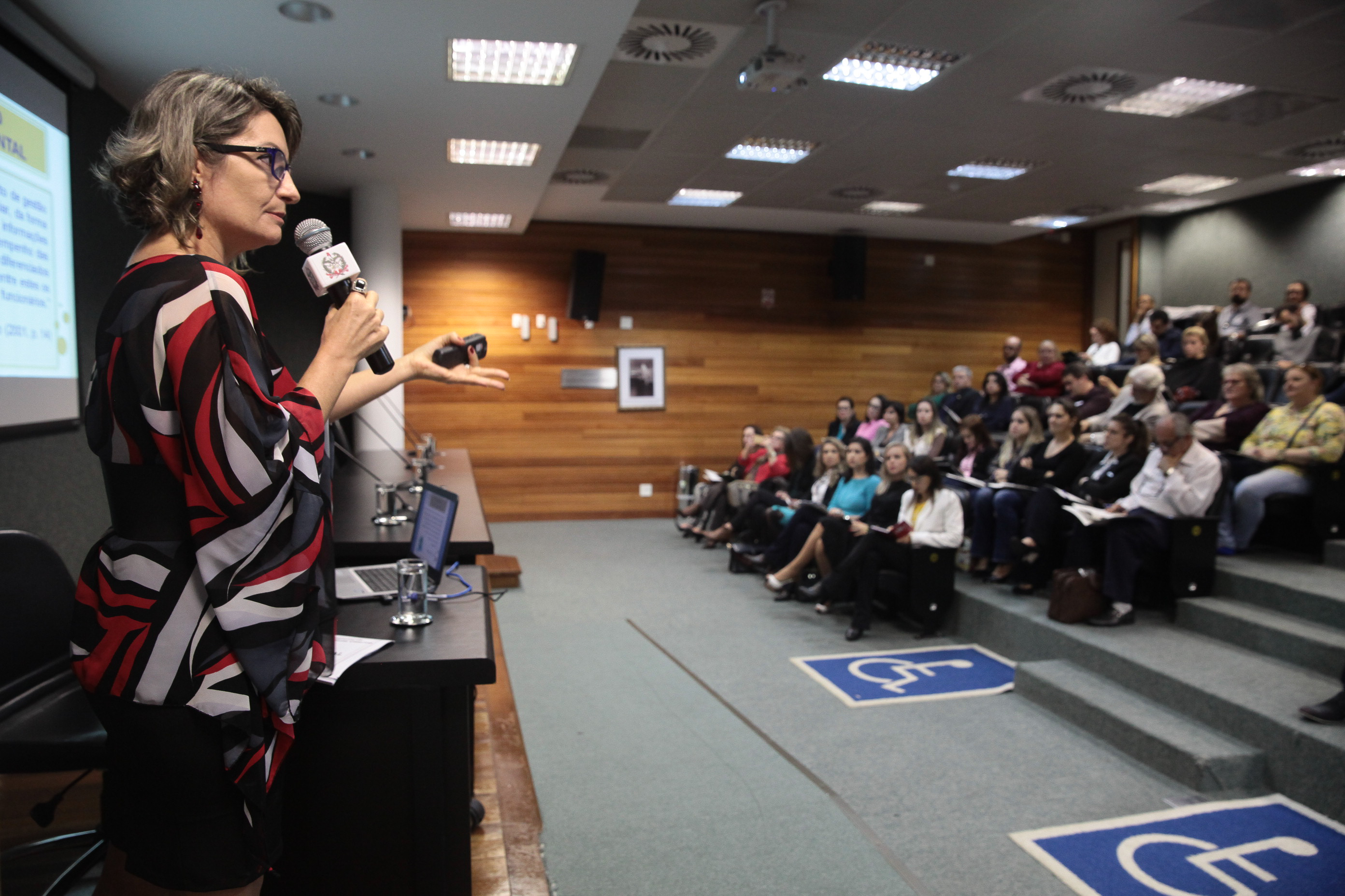 III Seminário da Certificação de Responsabilidade Social. Raquel Cássia de Souza Souto.