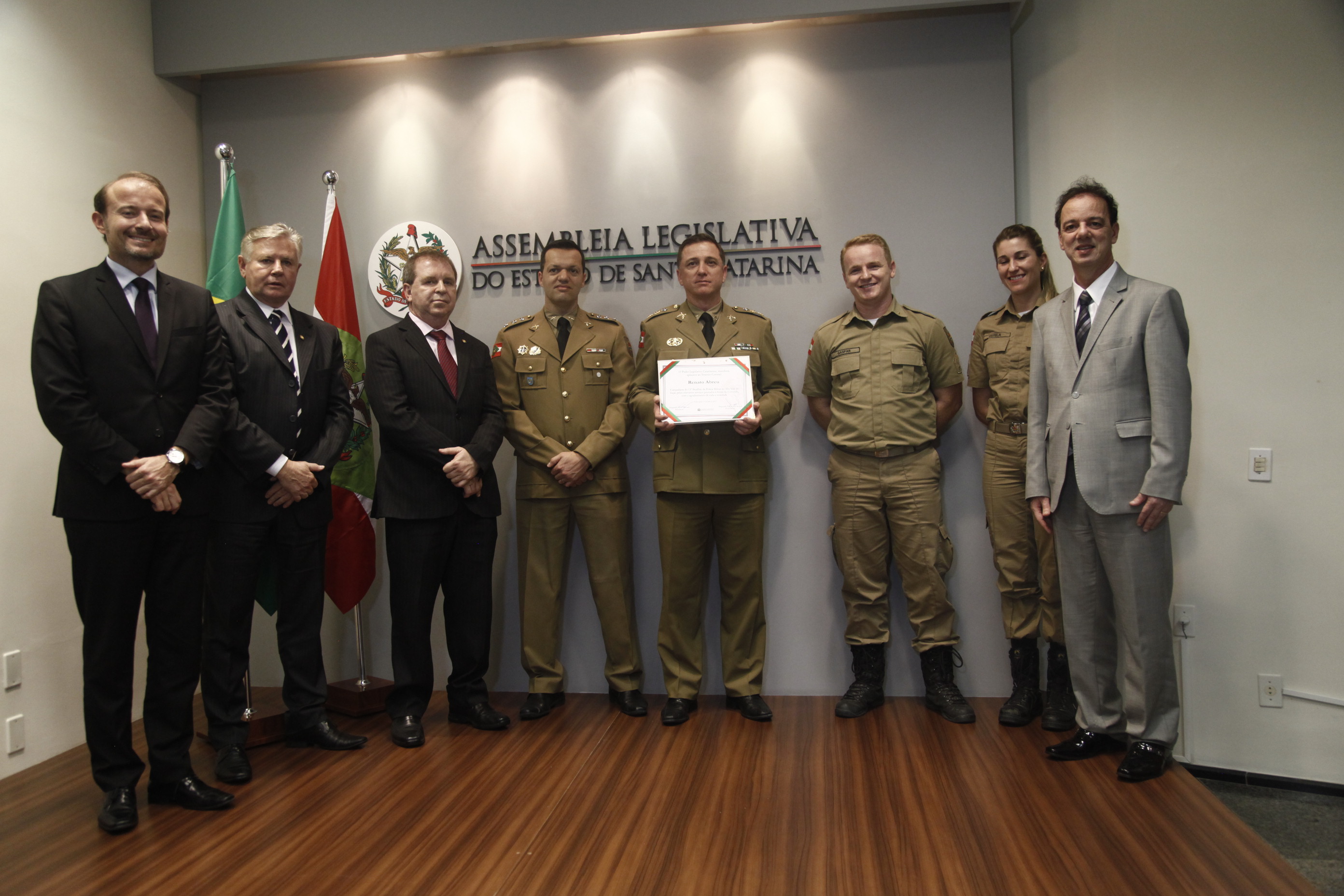 Homenagem aos Policiais Militares.