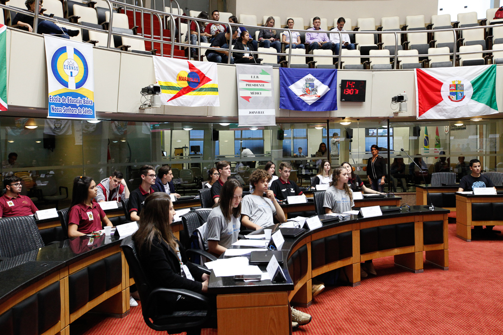 Sessão Especial do Parlamento Jovem Catarinense.