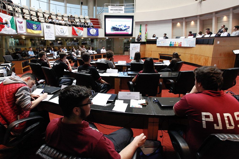 Sessão Especial do Parlamento Jovem Catarinense.