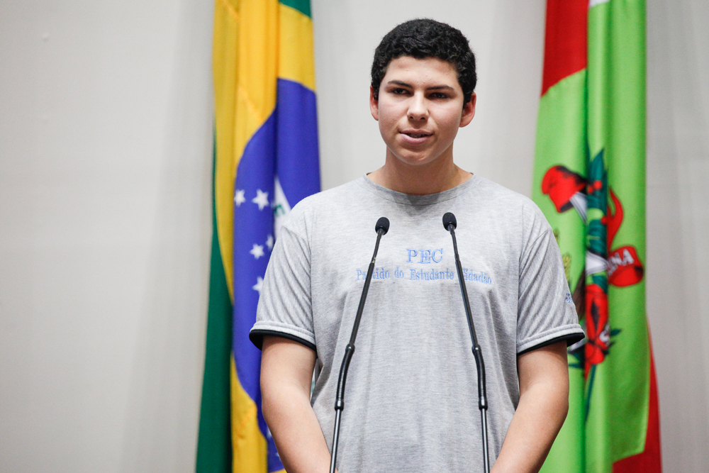 Sessão Especial do Parlamento Jovem Catarinense.