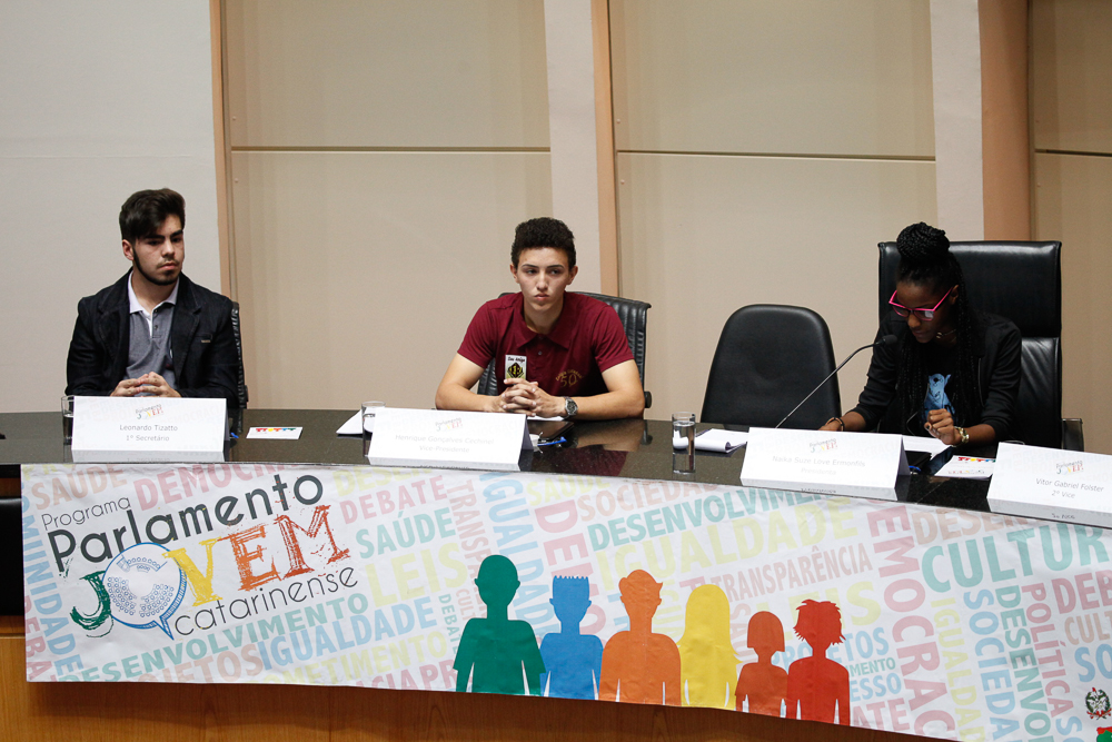 Sessão Especial do Parlamento Jovem Catarinense.