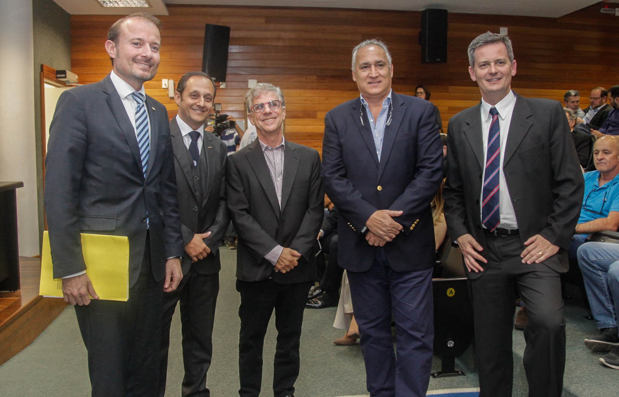 Frente Parlamentar para o Desenvolvimento do Setor Náutico.