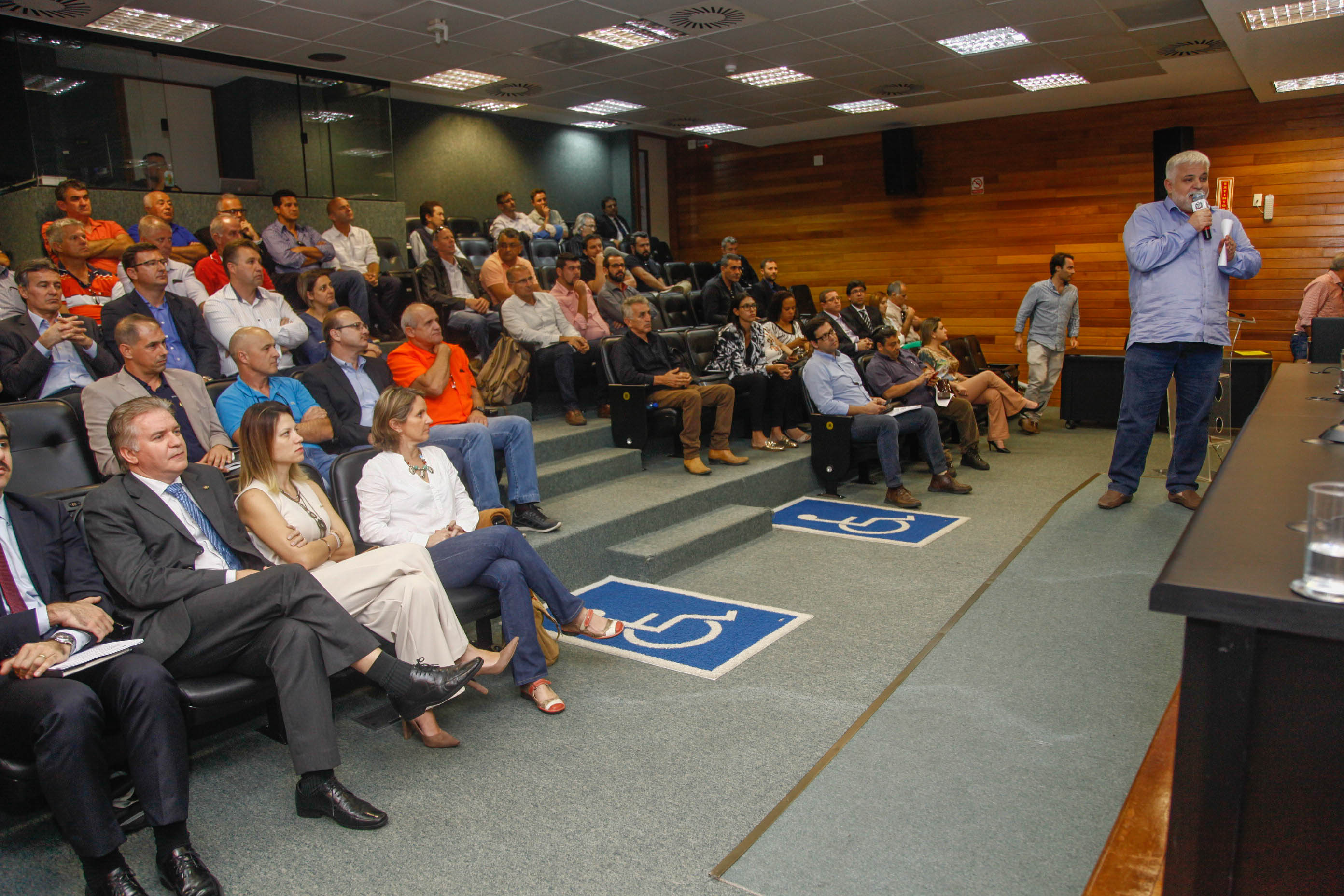 Frente Parlamentar para o Desenvolvimento do Setor Náutico.