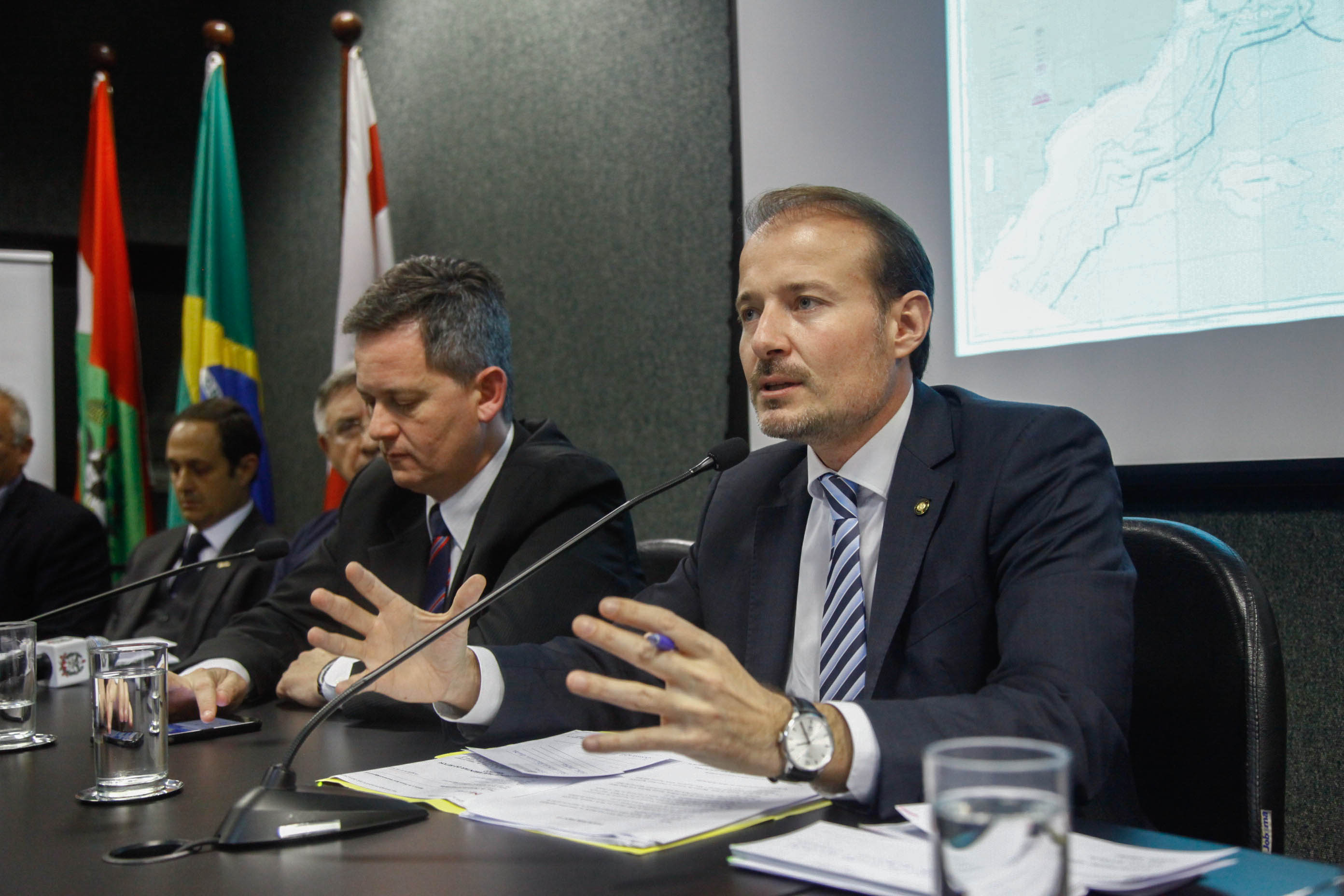 Frente Parlamentar para o Desenvolvimento do Setor Náutico.