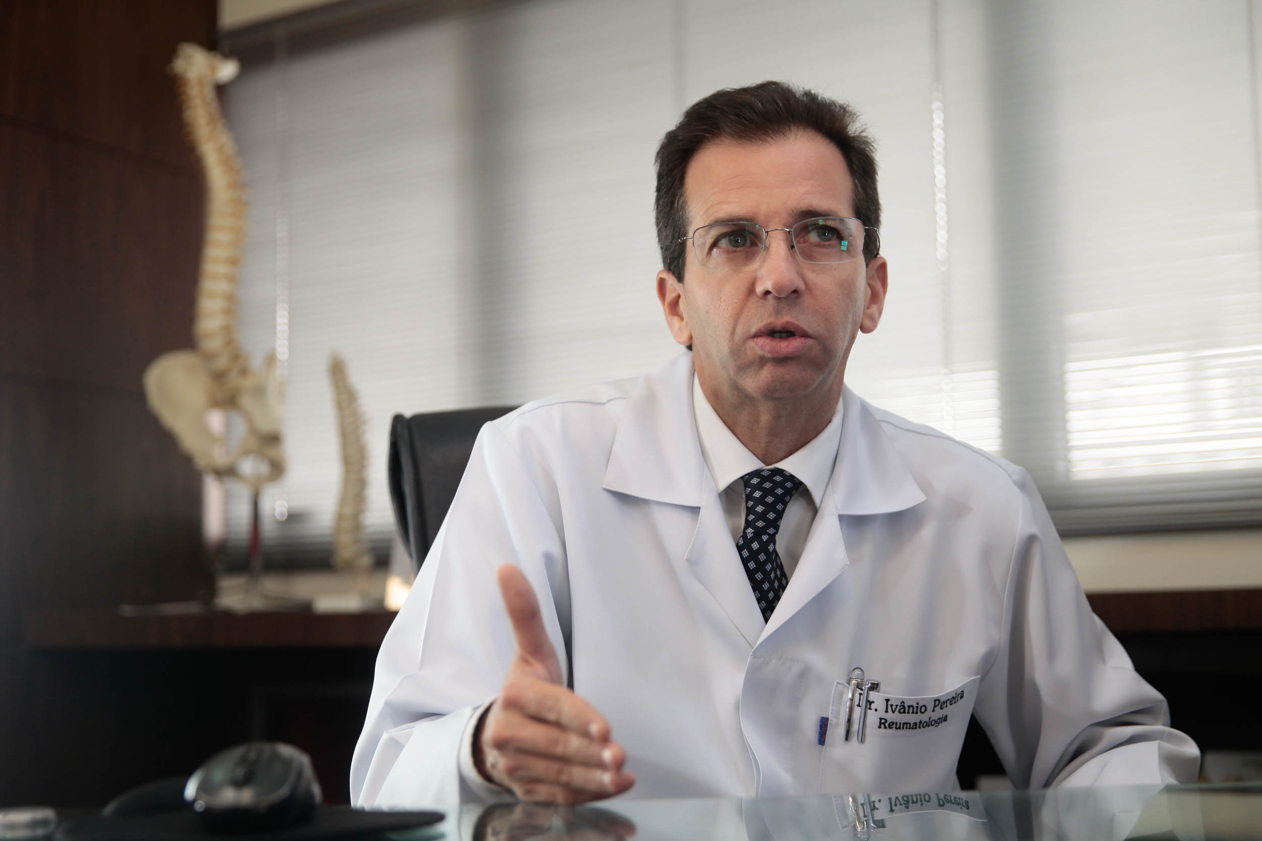 Dr. Ivânio Alves Pereira. 34º Congresso de Reumatologia.