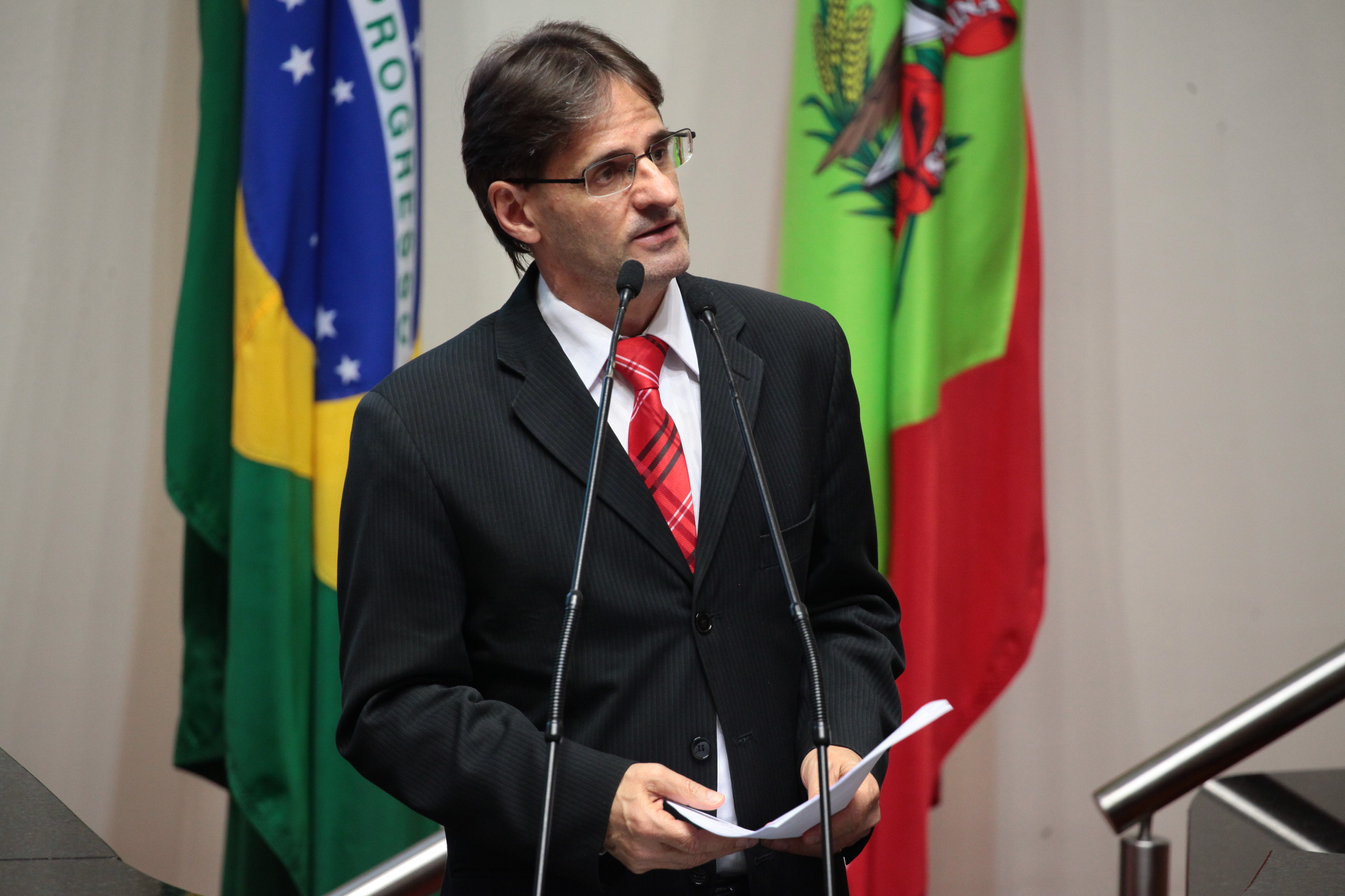 Deputado Neodi Saretta (PT). Sessão Ordinária.