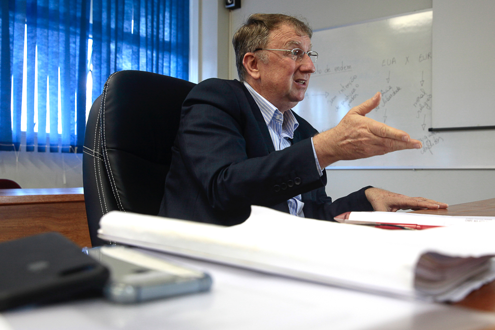 Professor Orides Mezzaroba