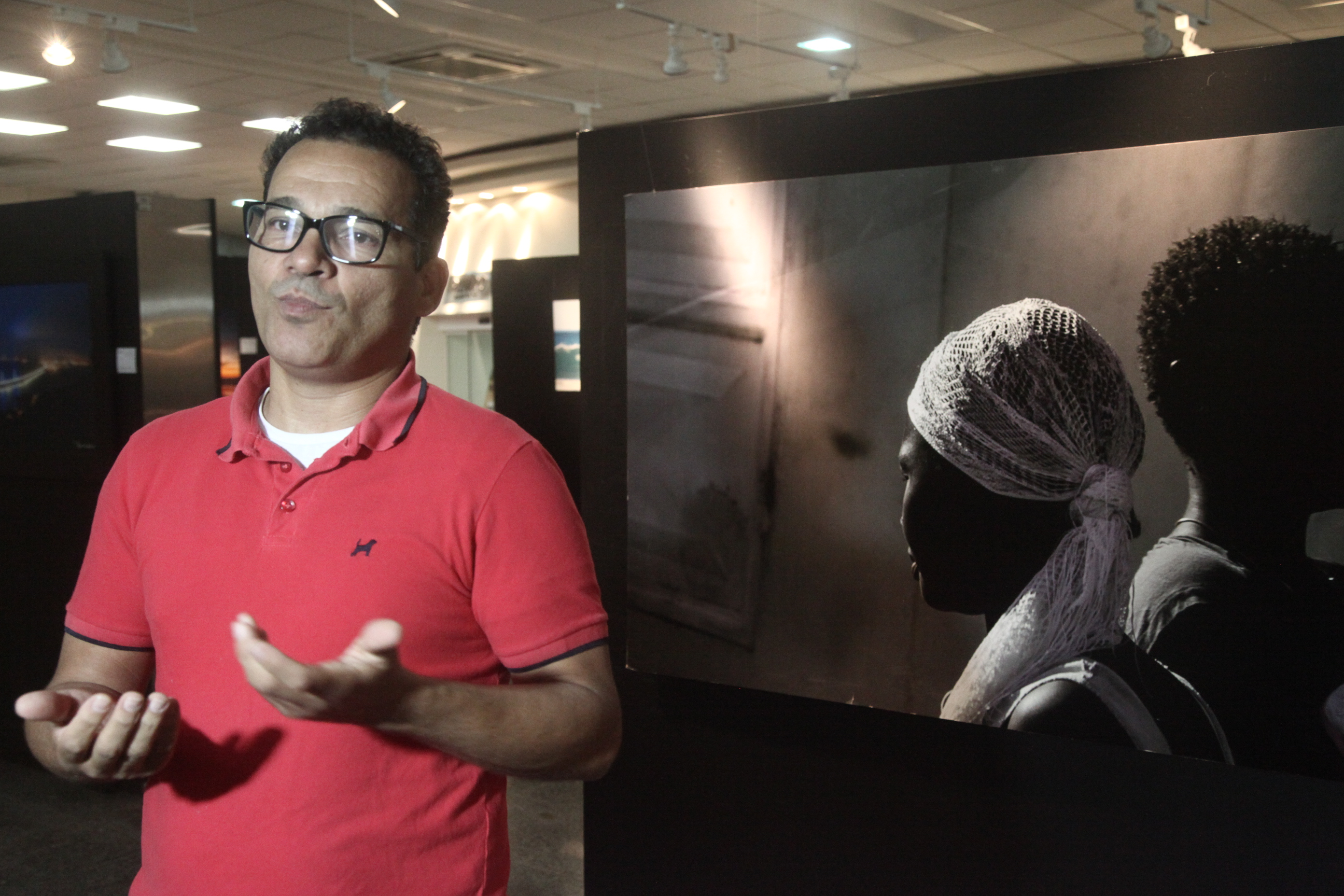 Exposição Fotográfica Haiti Bombagai - O Cotidiano dos haitianos em Porto Príncipe. Fotógrafo Radilson Gomes. Foto: Edu Guedes / Agência AL