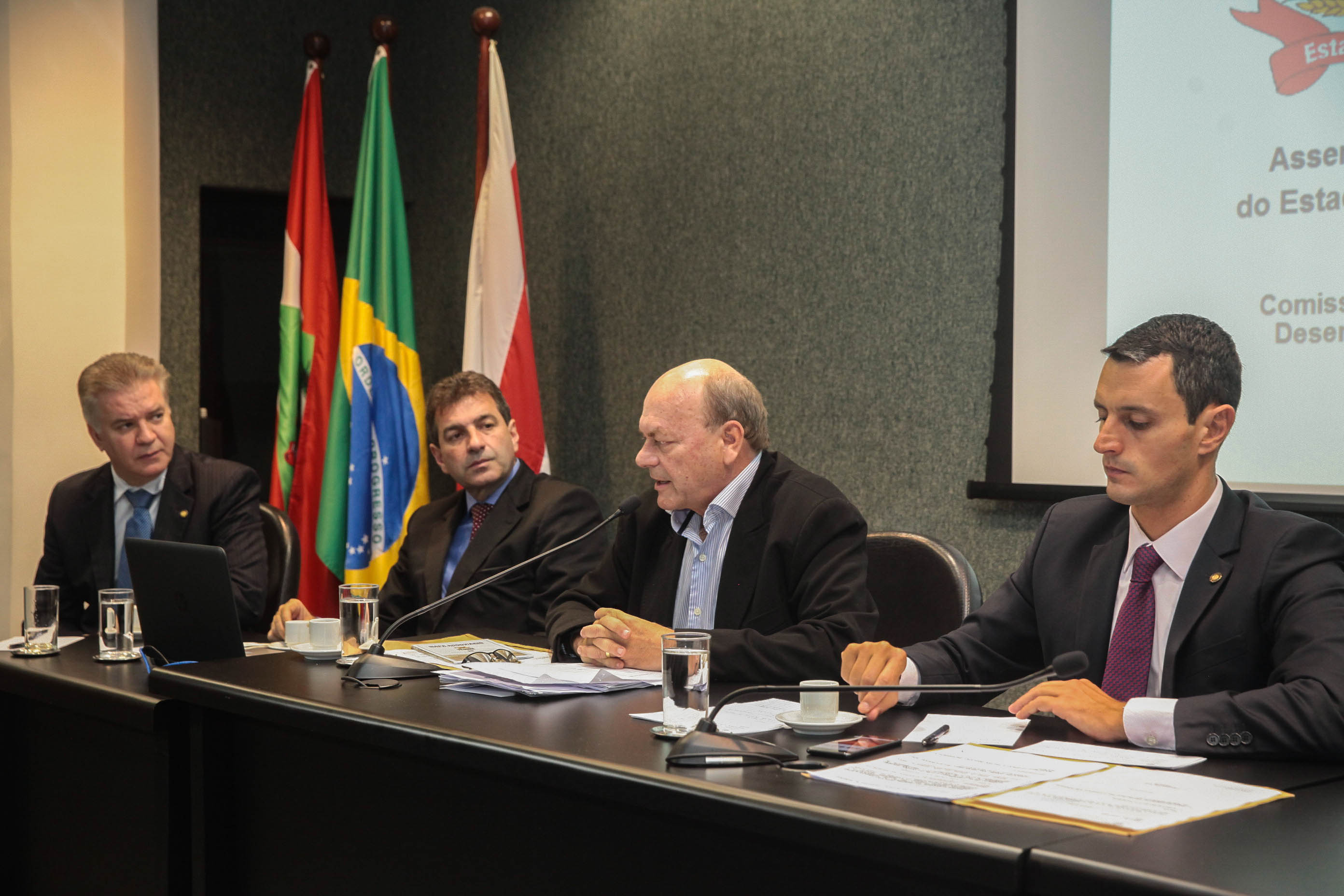 Comissão de Transporte e Desenvolvimento Urbano.