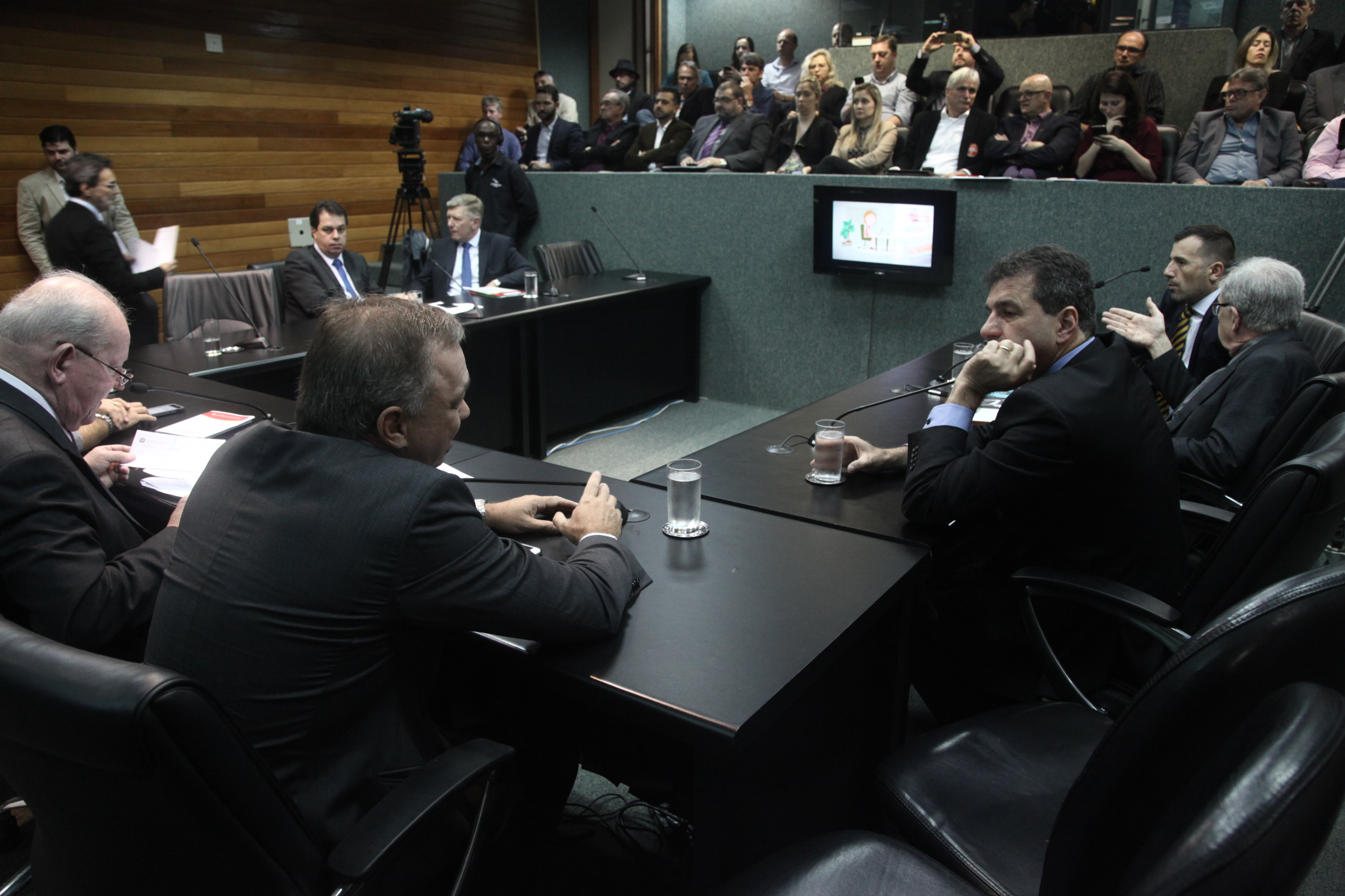 Comissão de Finanças e Tributação.