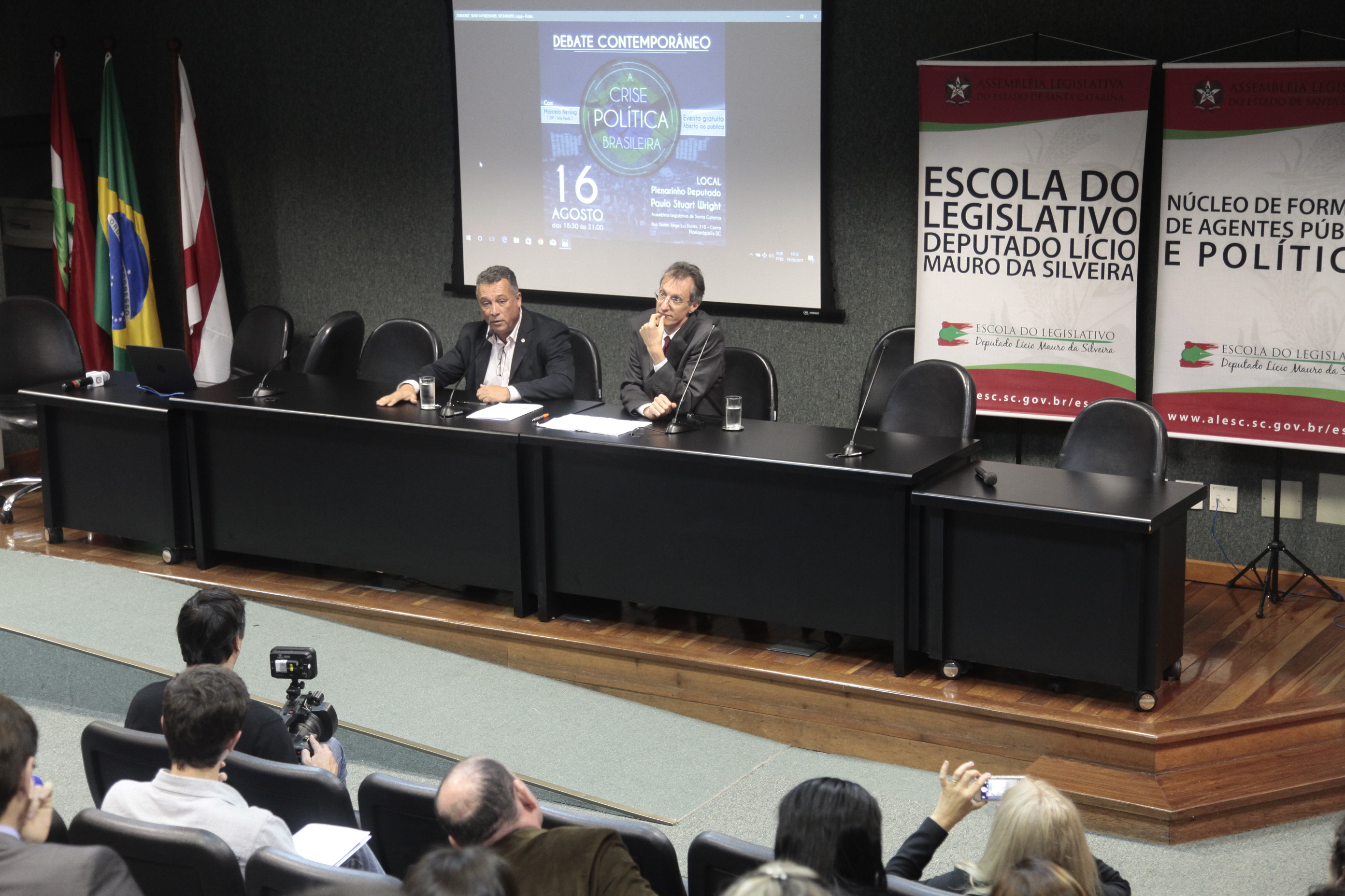 Debate Contemporâneo A Crise Política no Brasil - Marcelo Nerling.