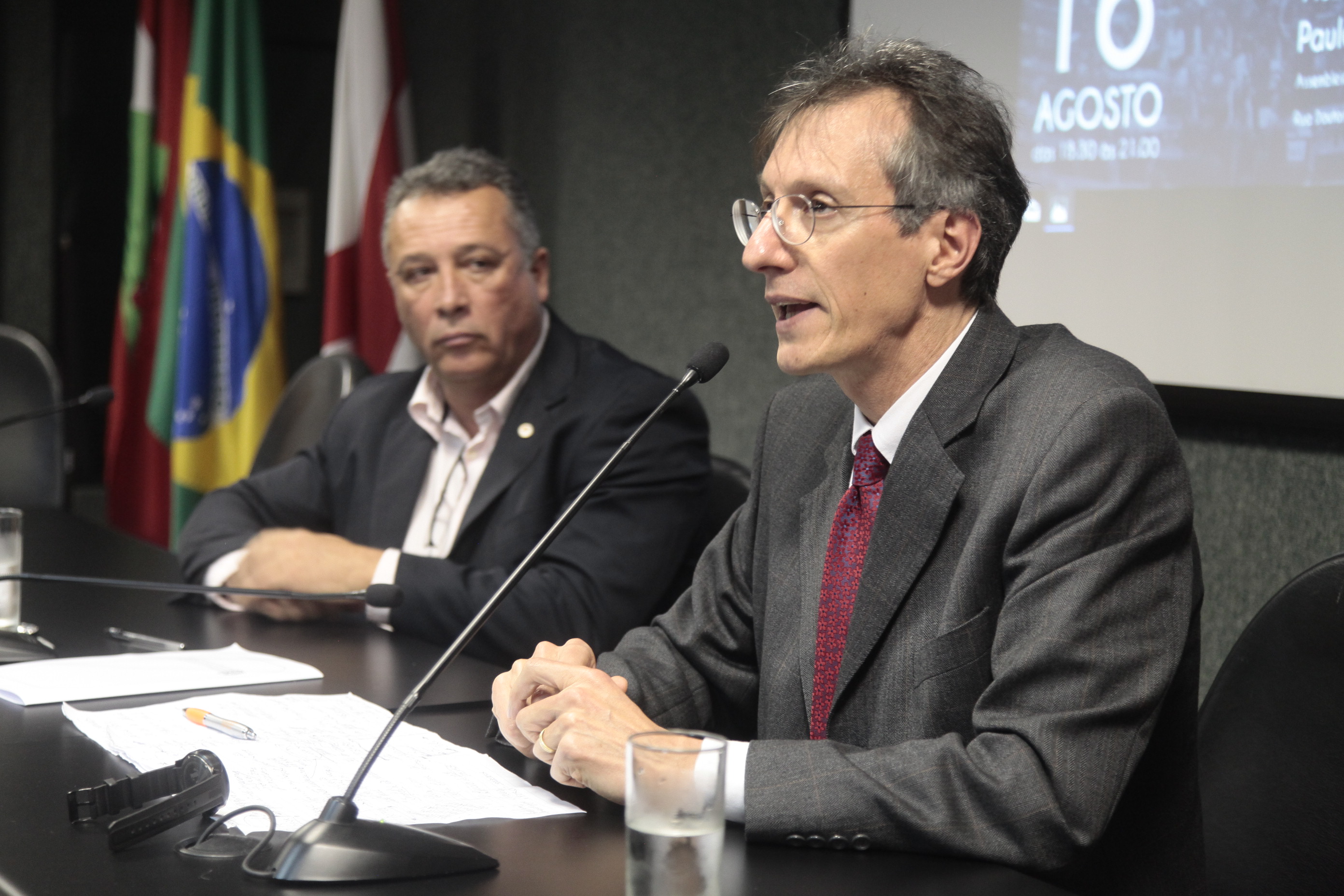 Debate Contemporâneo A Crise Política no Brasil - Marcelo Nerling.