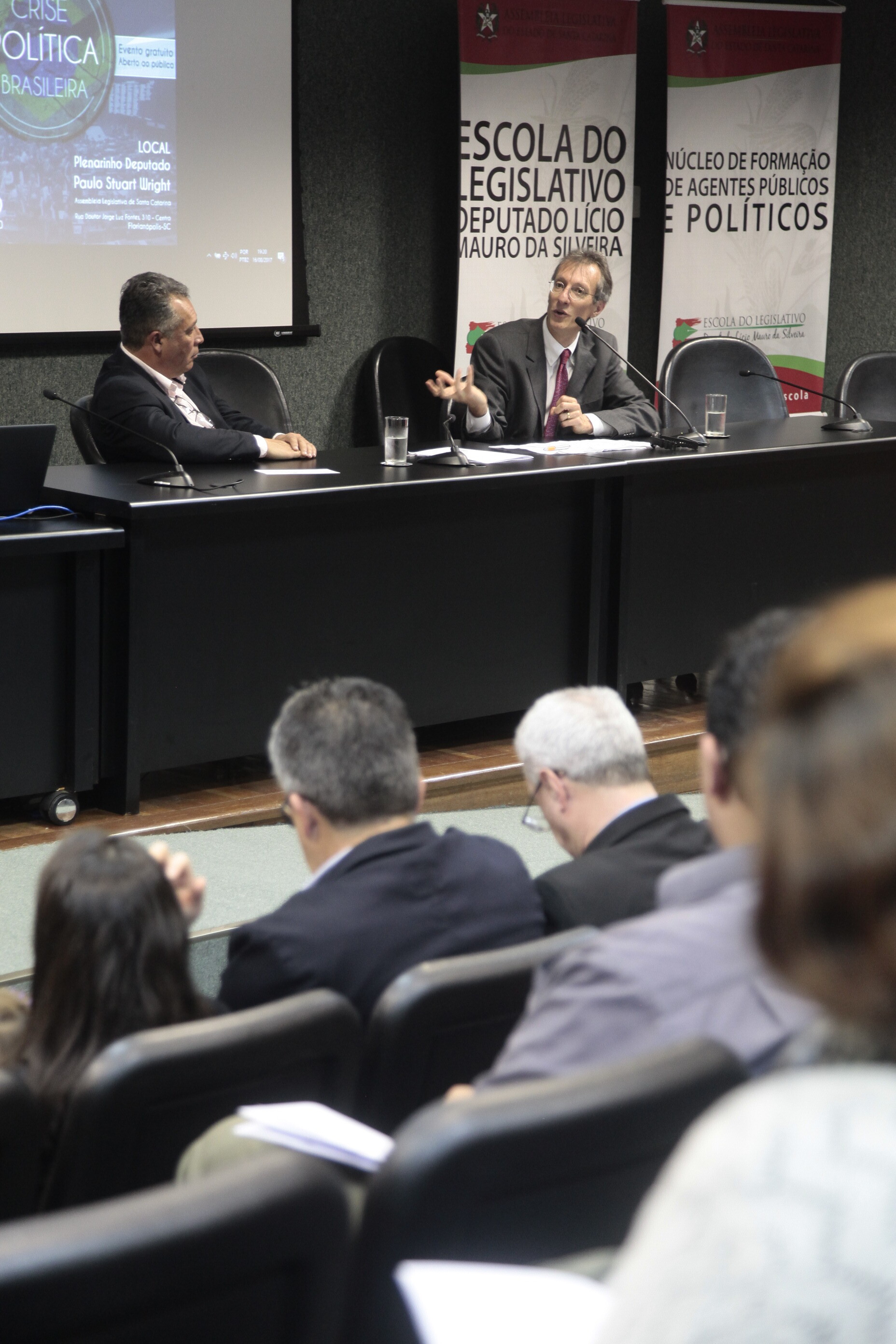 Debate Contemporâneo A Crise Política no Brasil - Marcelo Nerling.