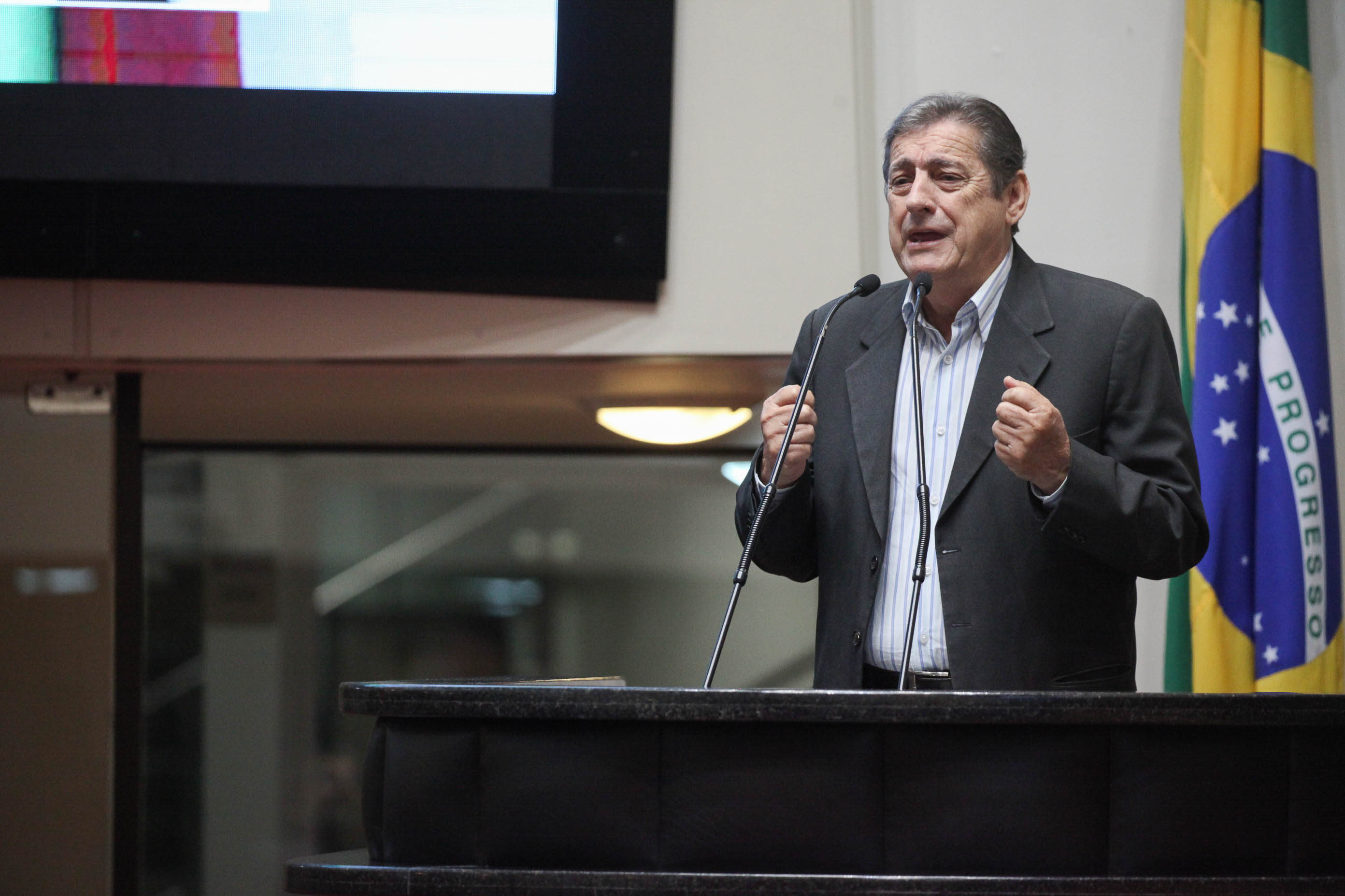 Ivo da Silva - Presidente da Fepesc.  Sessão Ordinária.