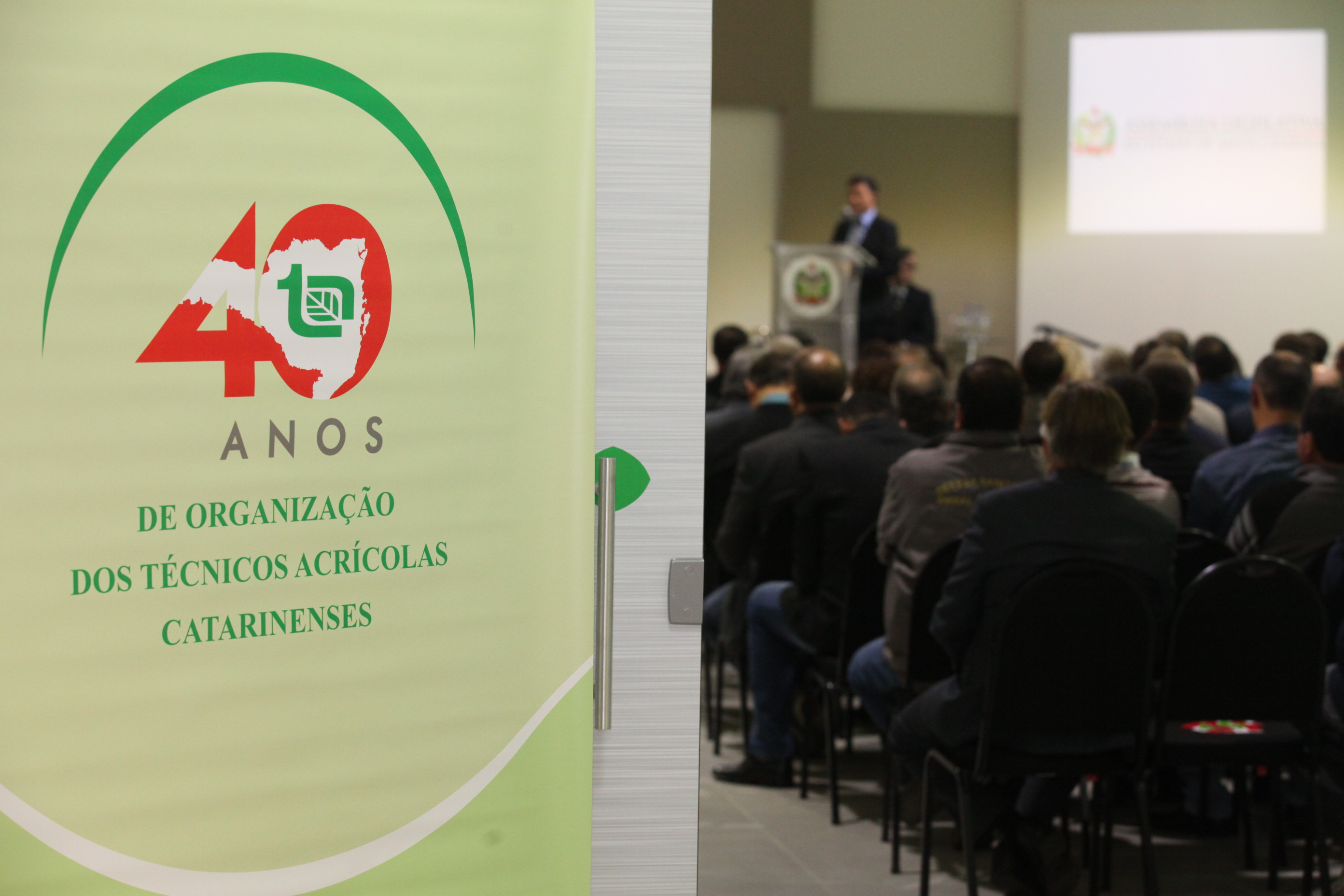 40 Anos de Organização dos Técnicos Agrícolas Catarinenses.