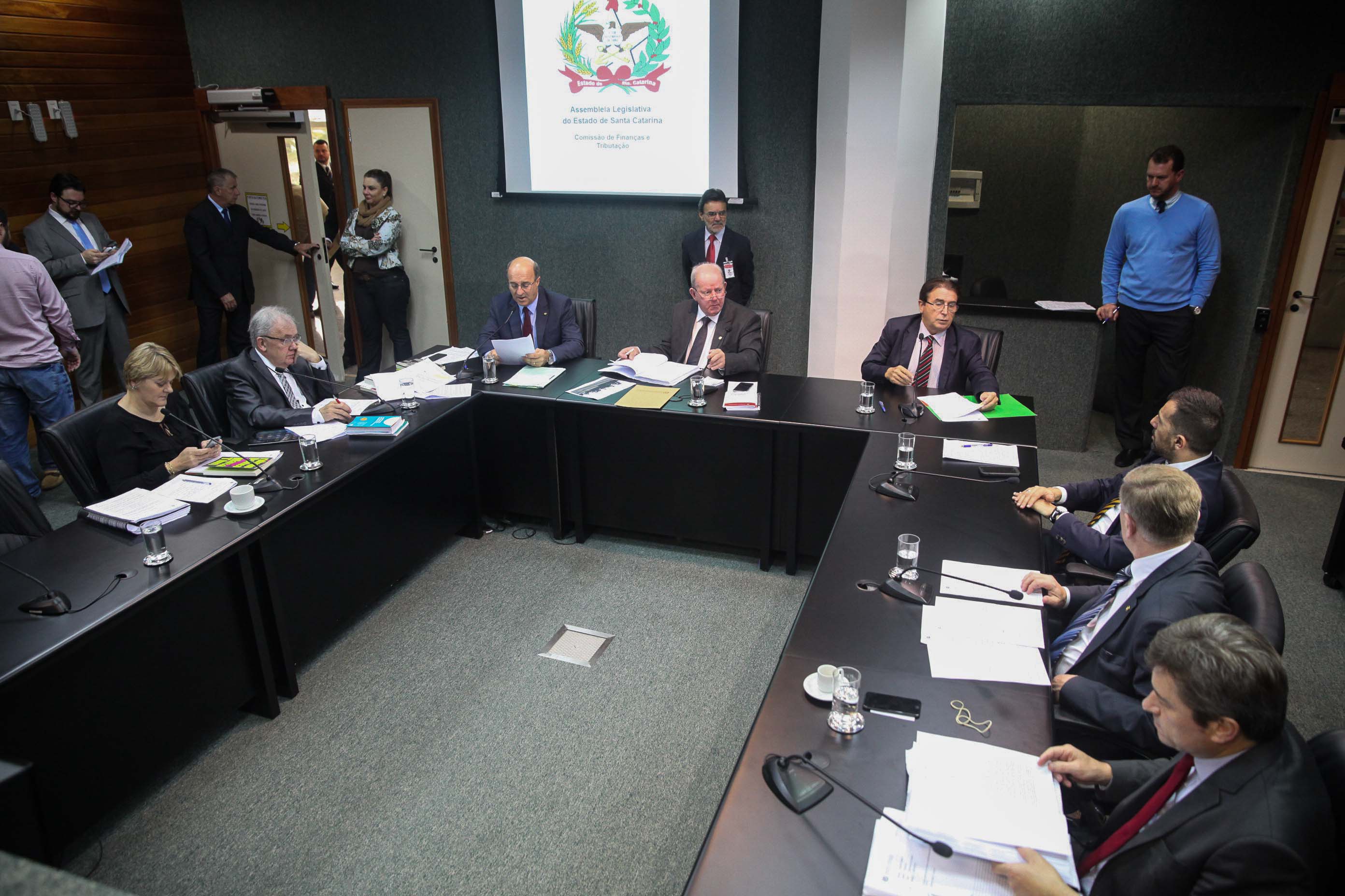 Comissão de Finanças e Tributação.