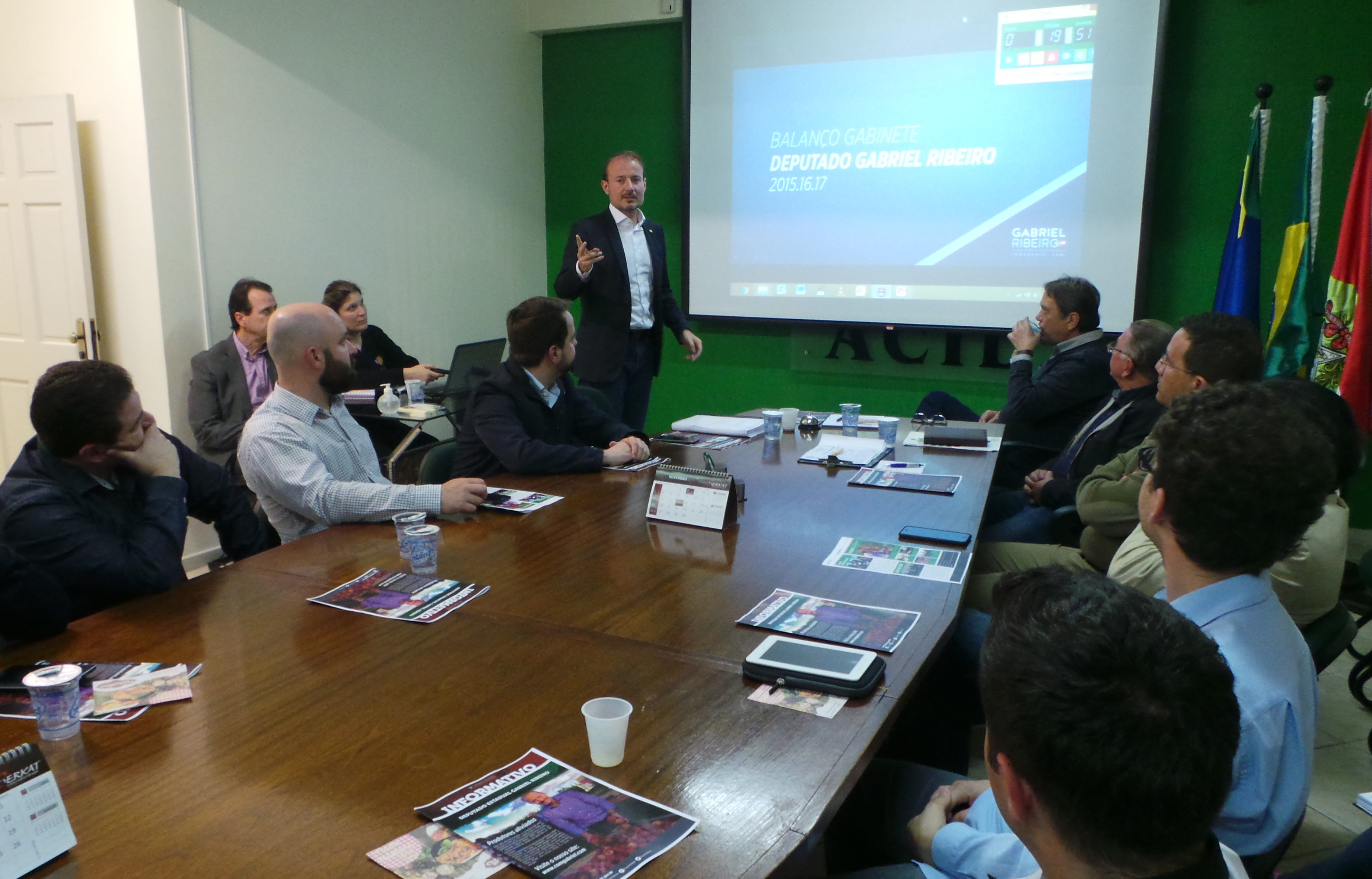Gabriel Ribeiro relata ações parlamentares na Associação Empresarial de Lages