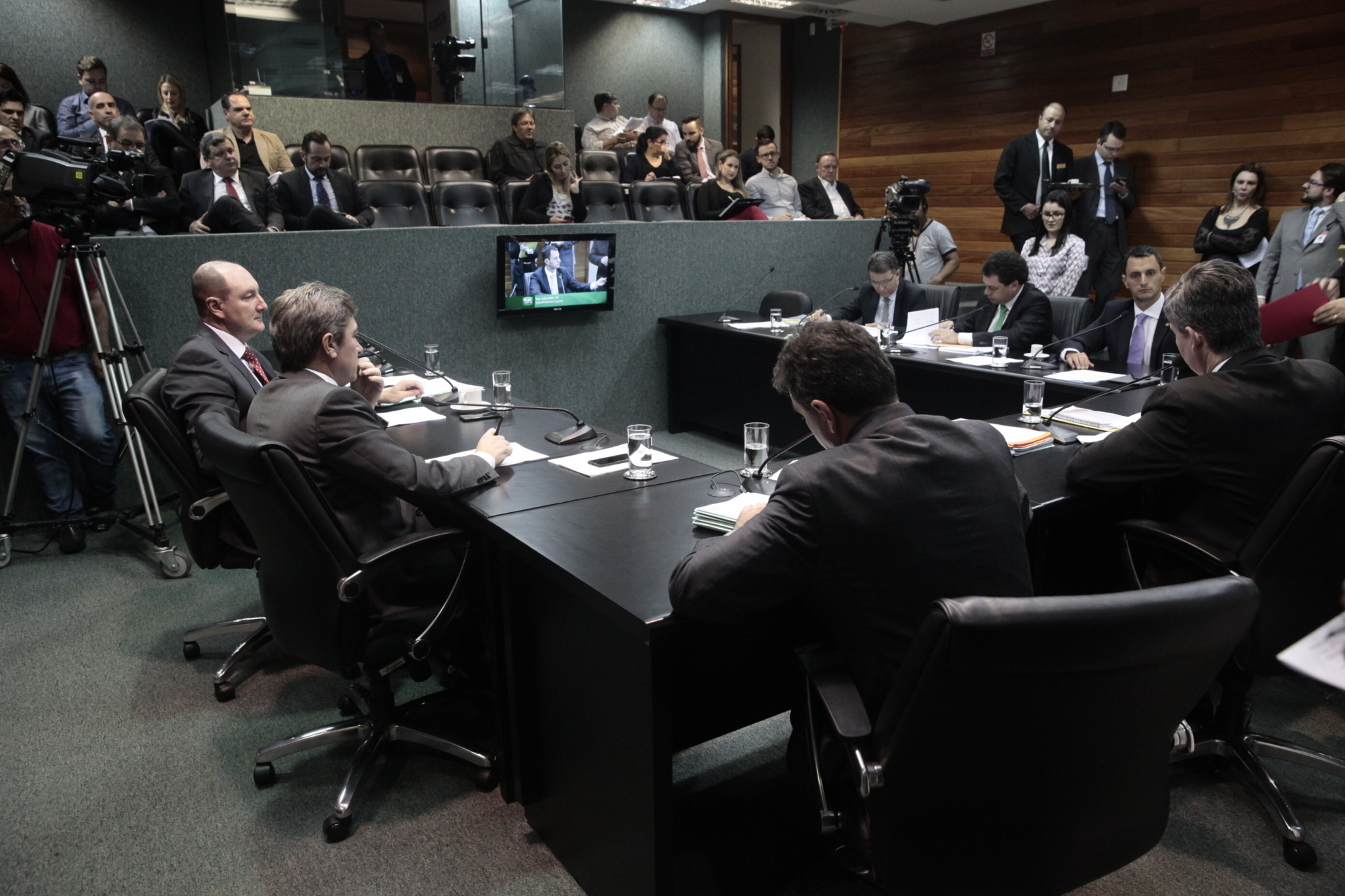 CCJ aprova PL que cria caderneta de saúde do paciente do SUS