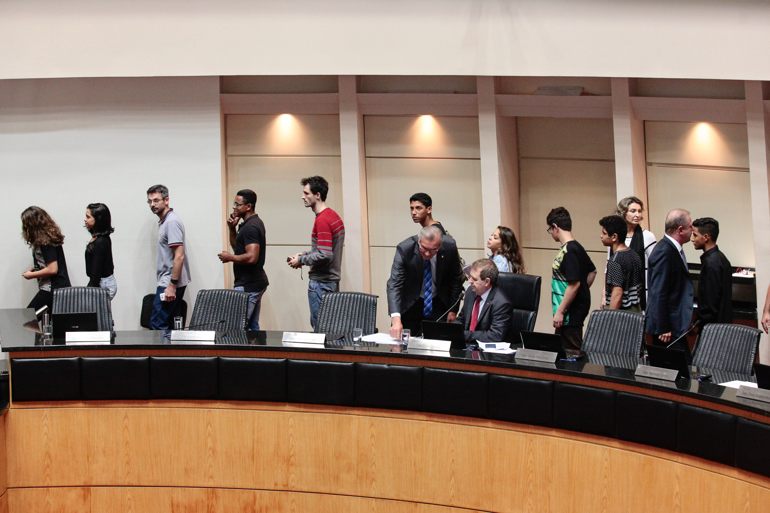 Alunos do Município de Guabiruba reivindicam reforma em Escola Pública.