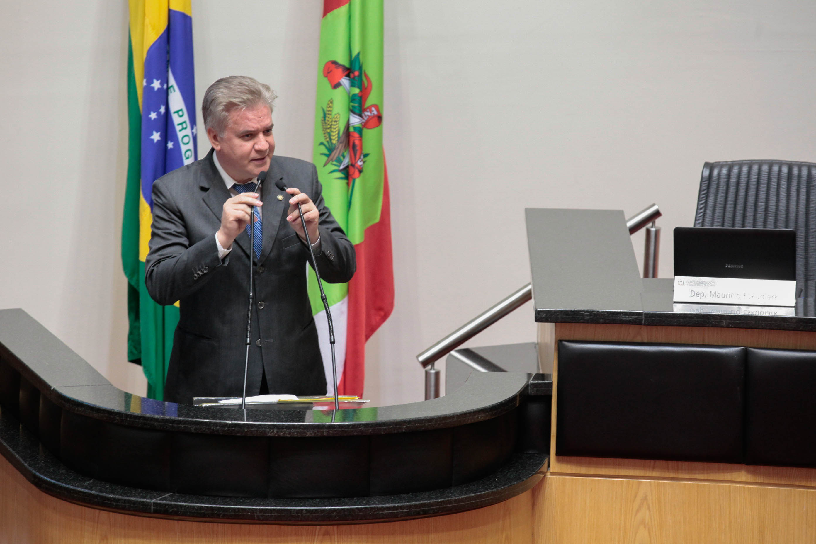 Deputado César Valduga (PCdoB). Sessão Ordinária.