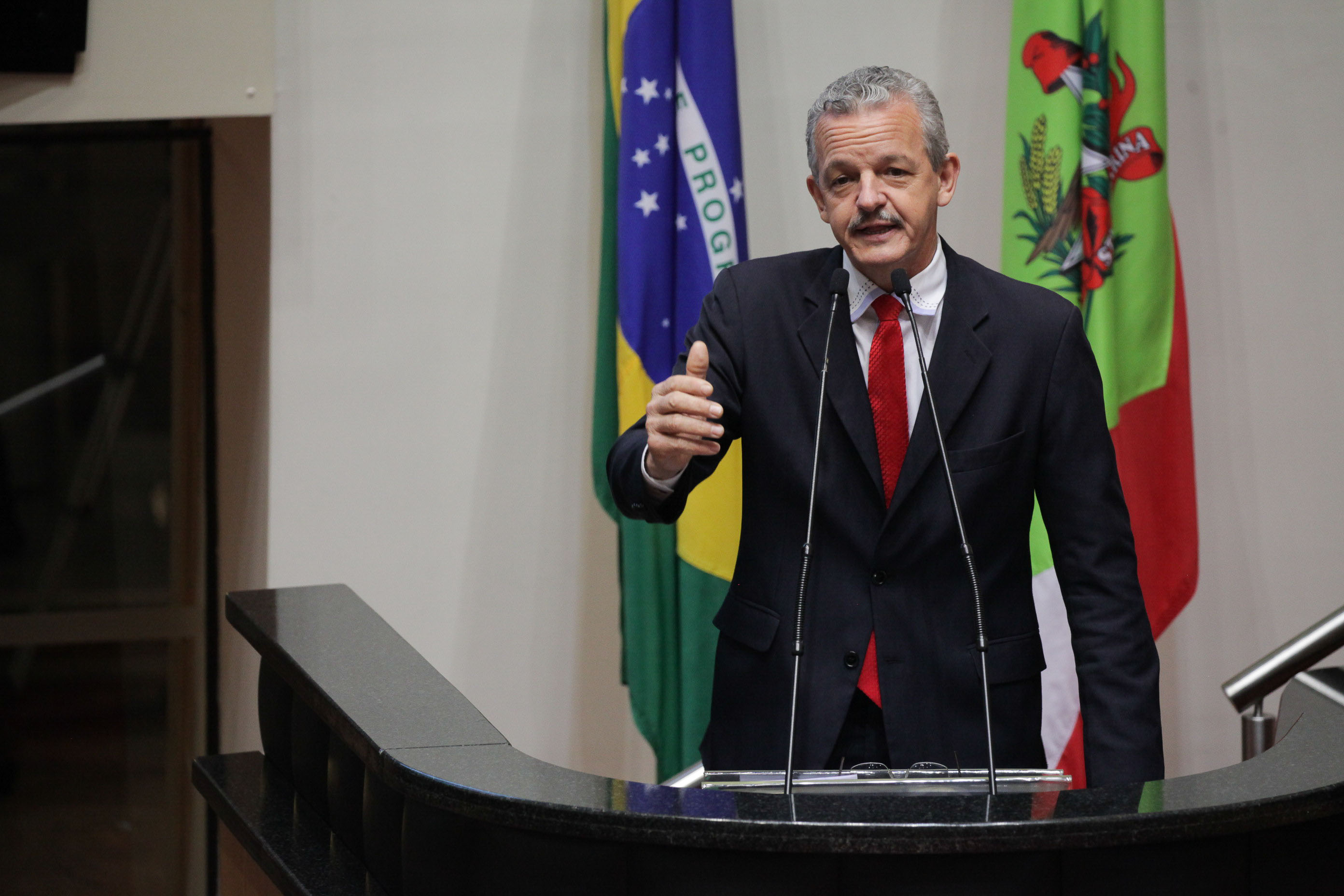 Deputado Dirceu Dresch (PT). Sessão Ordinária.