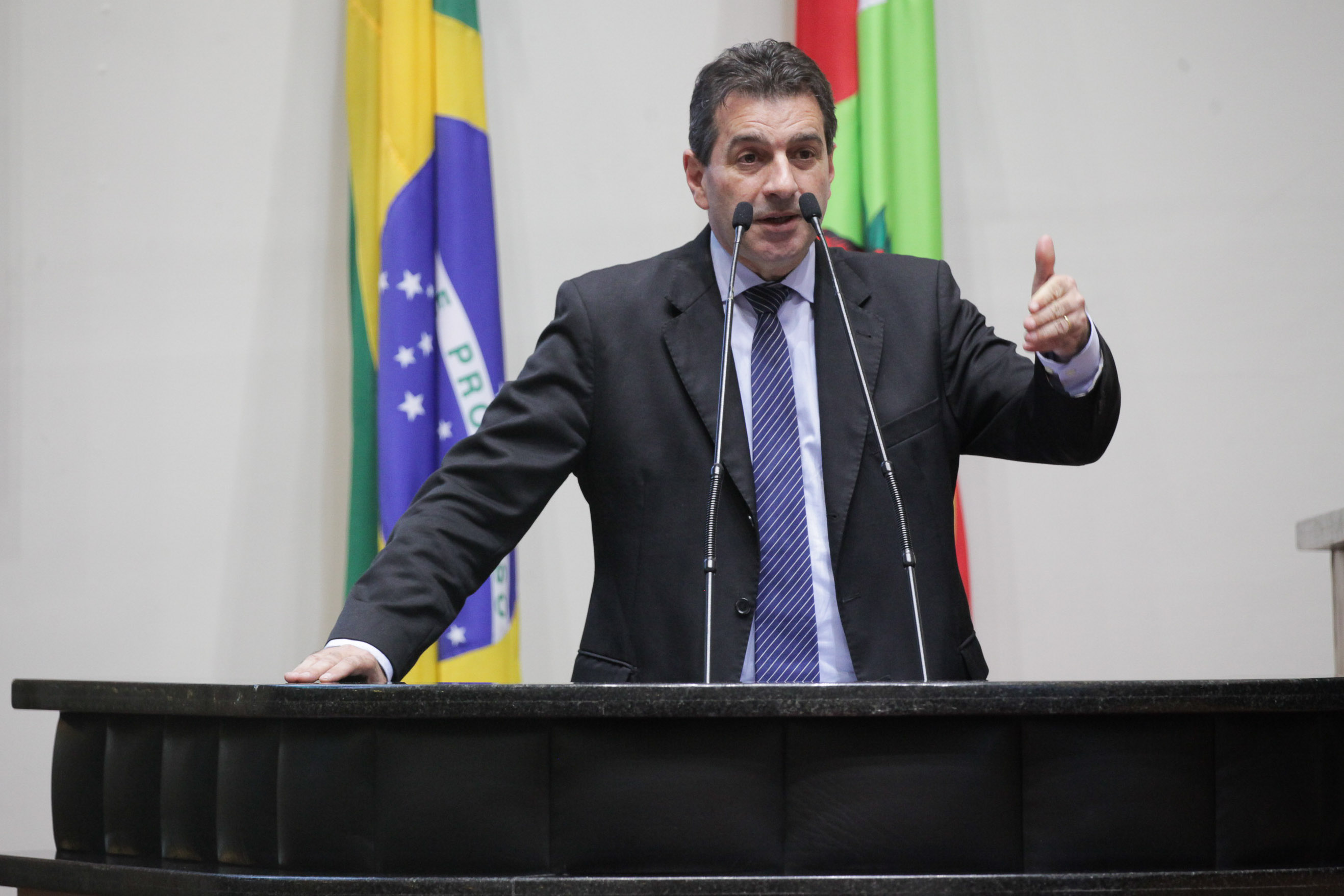 Deputado Valdir Cobalchini (PMDB). Sessão Ordinária.