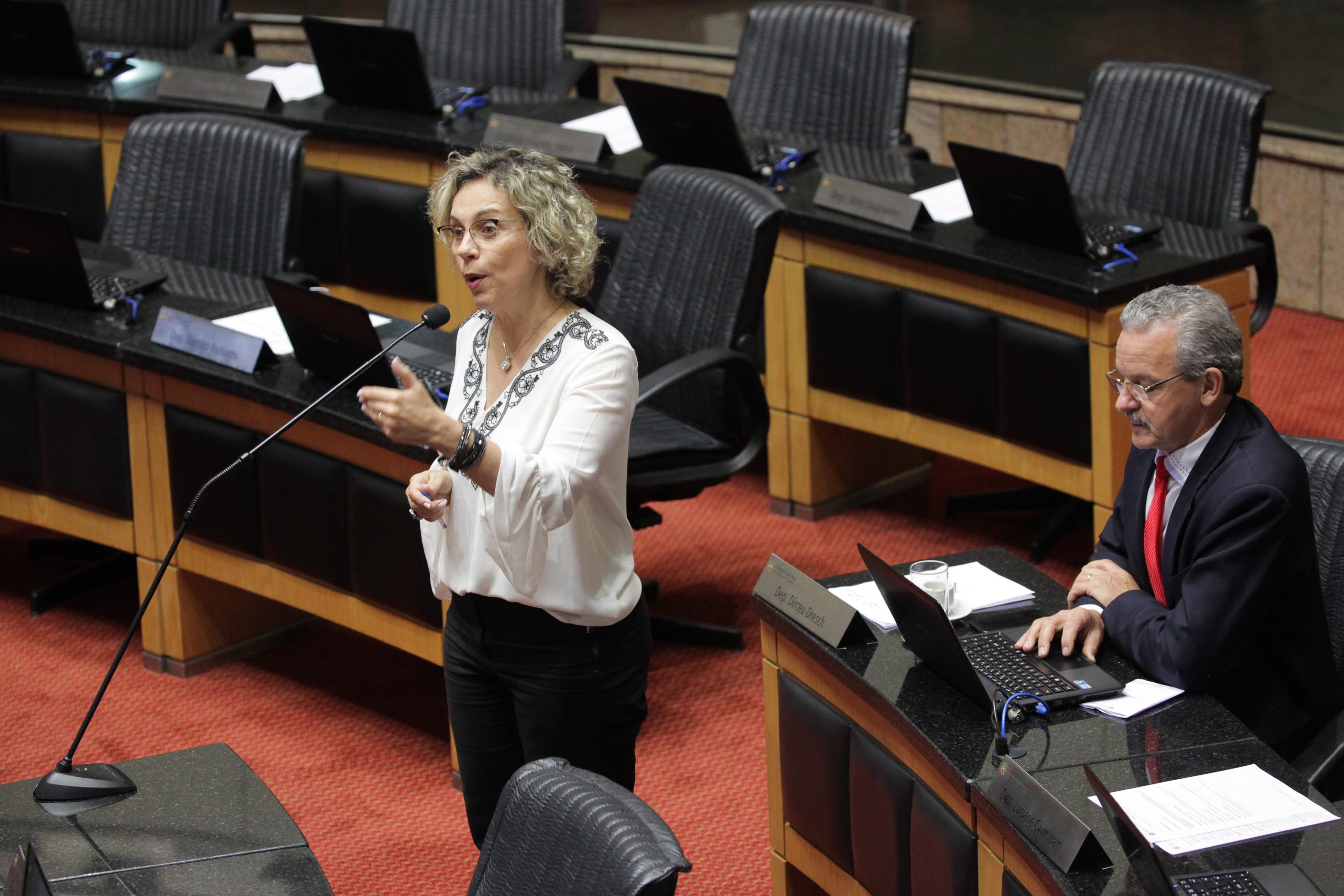 Deputado Ana Paula Lima (PT). Sessão Ordinária.