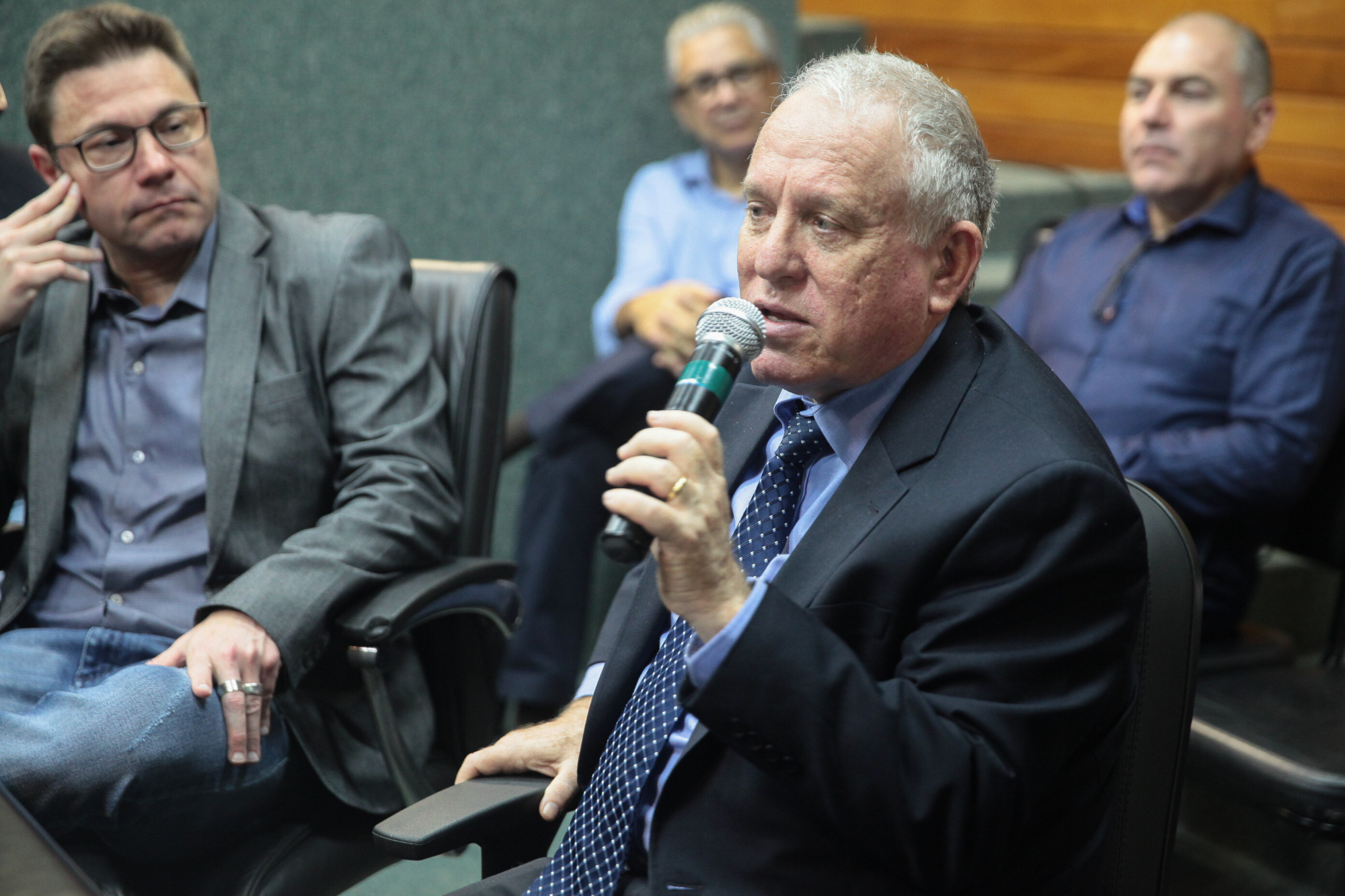 Em visita à Assembleia, cônsul de Israel fala de potencial empreendedor de Santa Catarina
