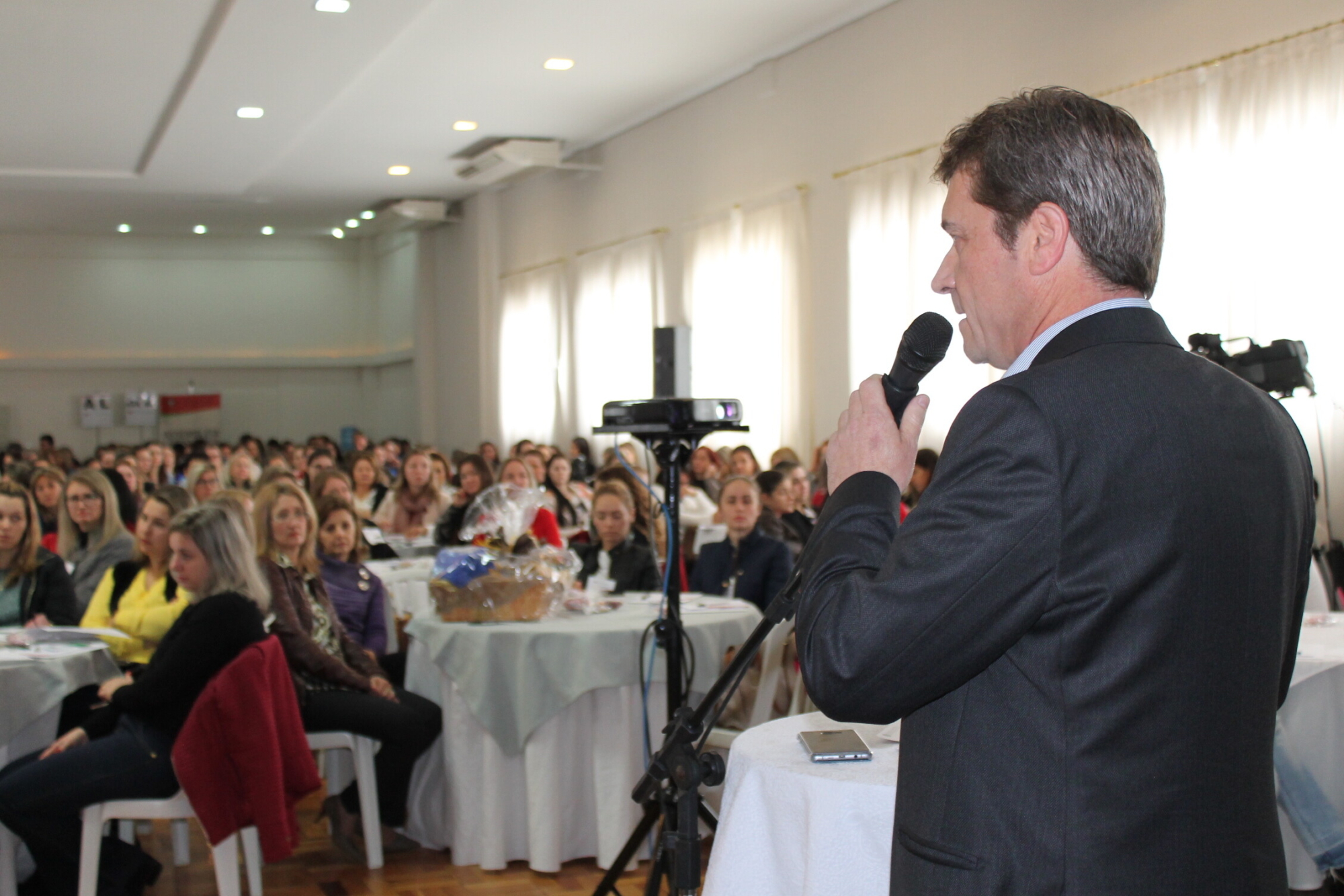 Seminário no Oeste debate políticas para inclusão de alunos com deficiência