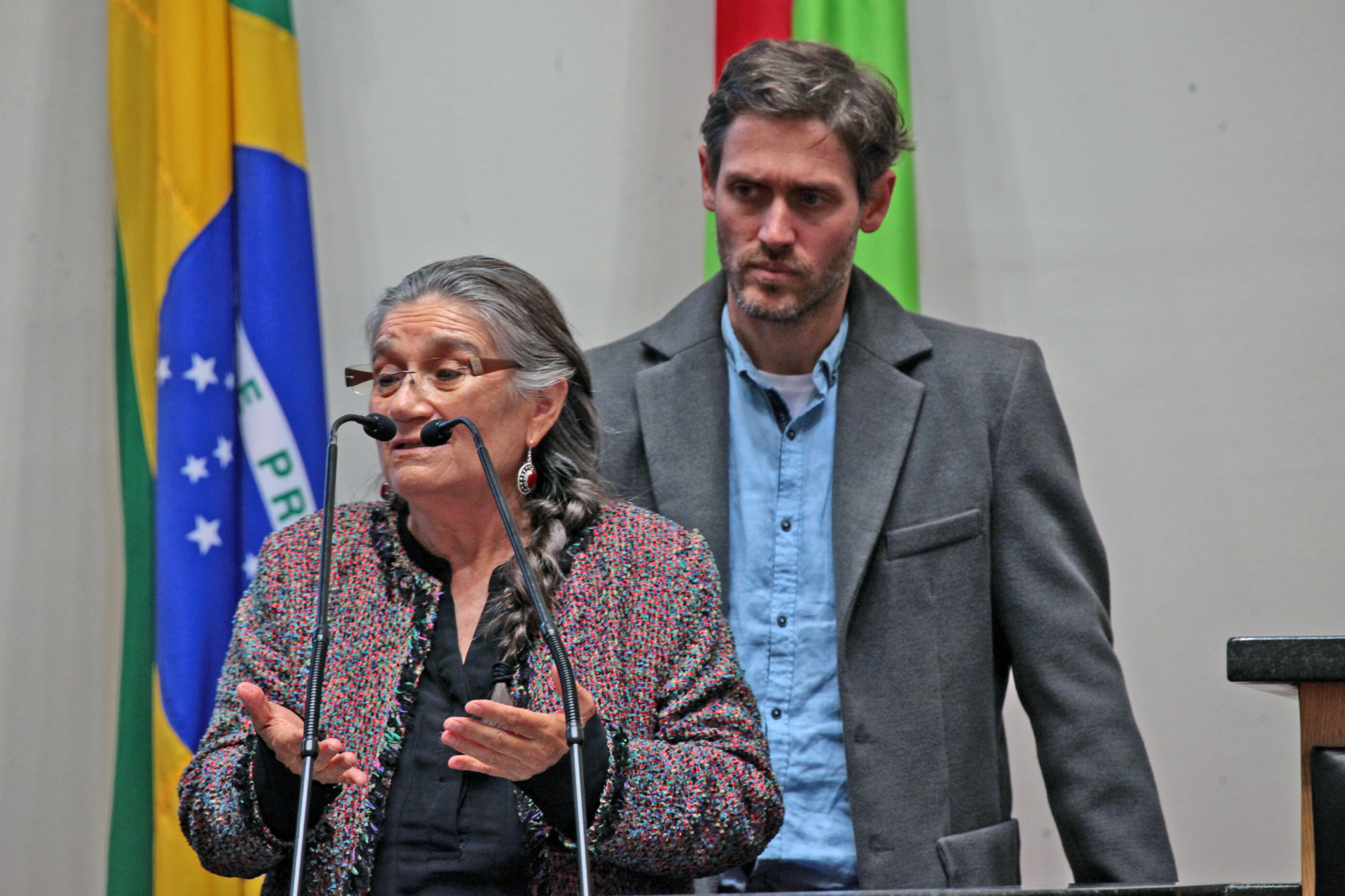 Embaixadora da rede de internet Sokhrates visita Assembleia