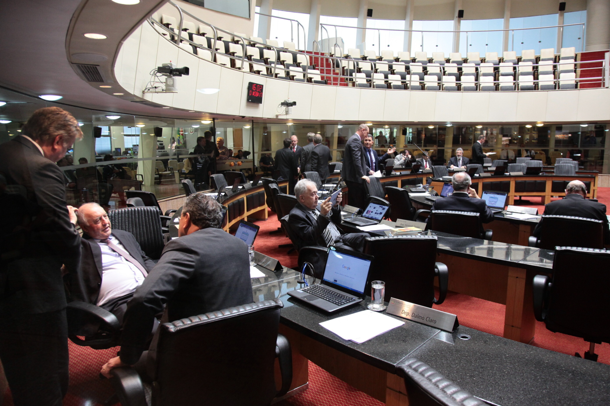 Deputados criticam a Casan no retorno das atividades legislativas