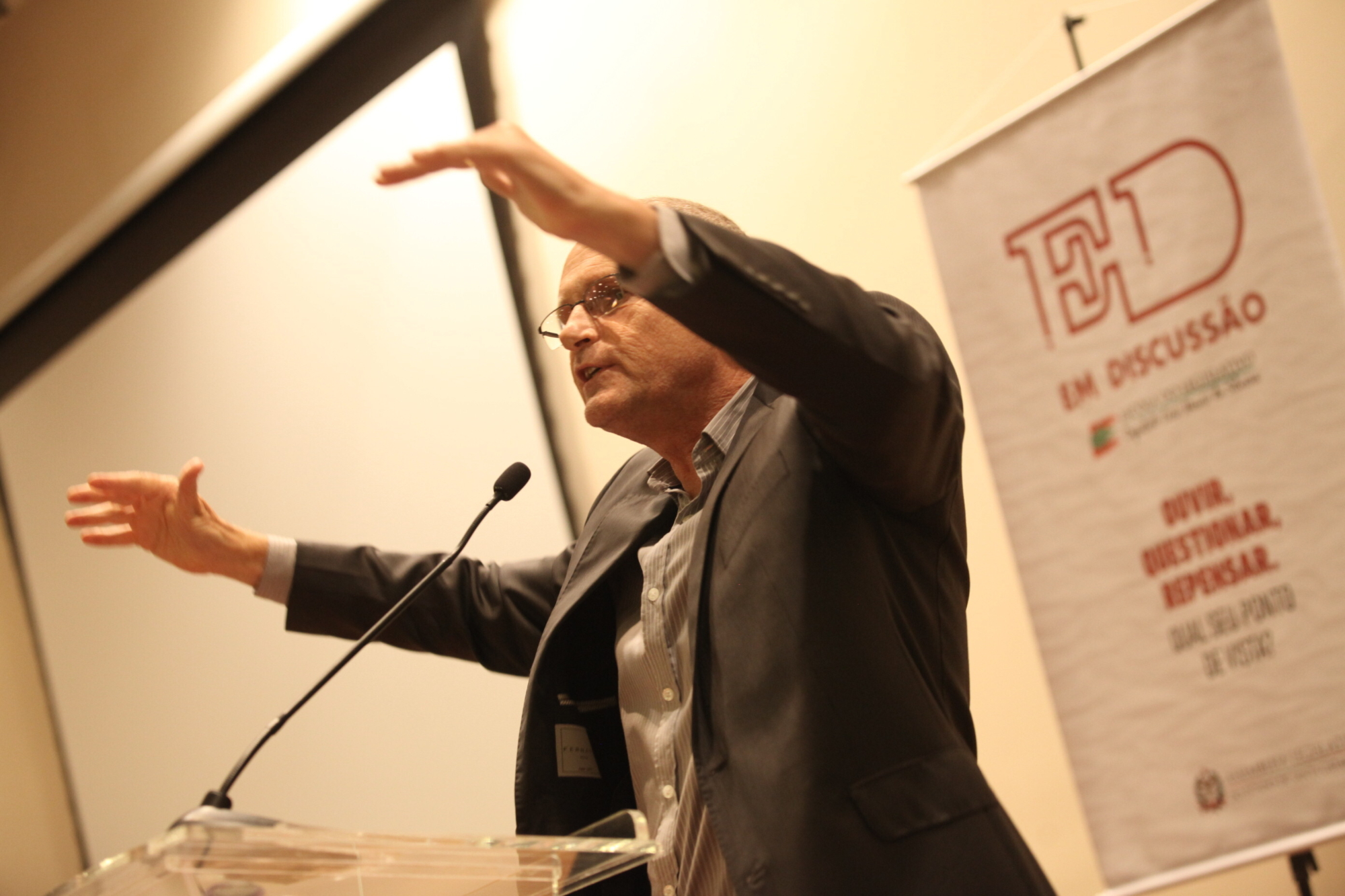 Ex-secretário de Segurança do RJ fala sobre a implantação das UPPs e situação do país