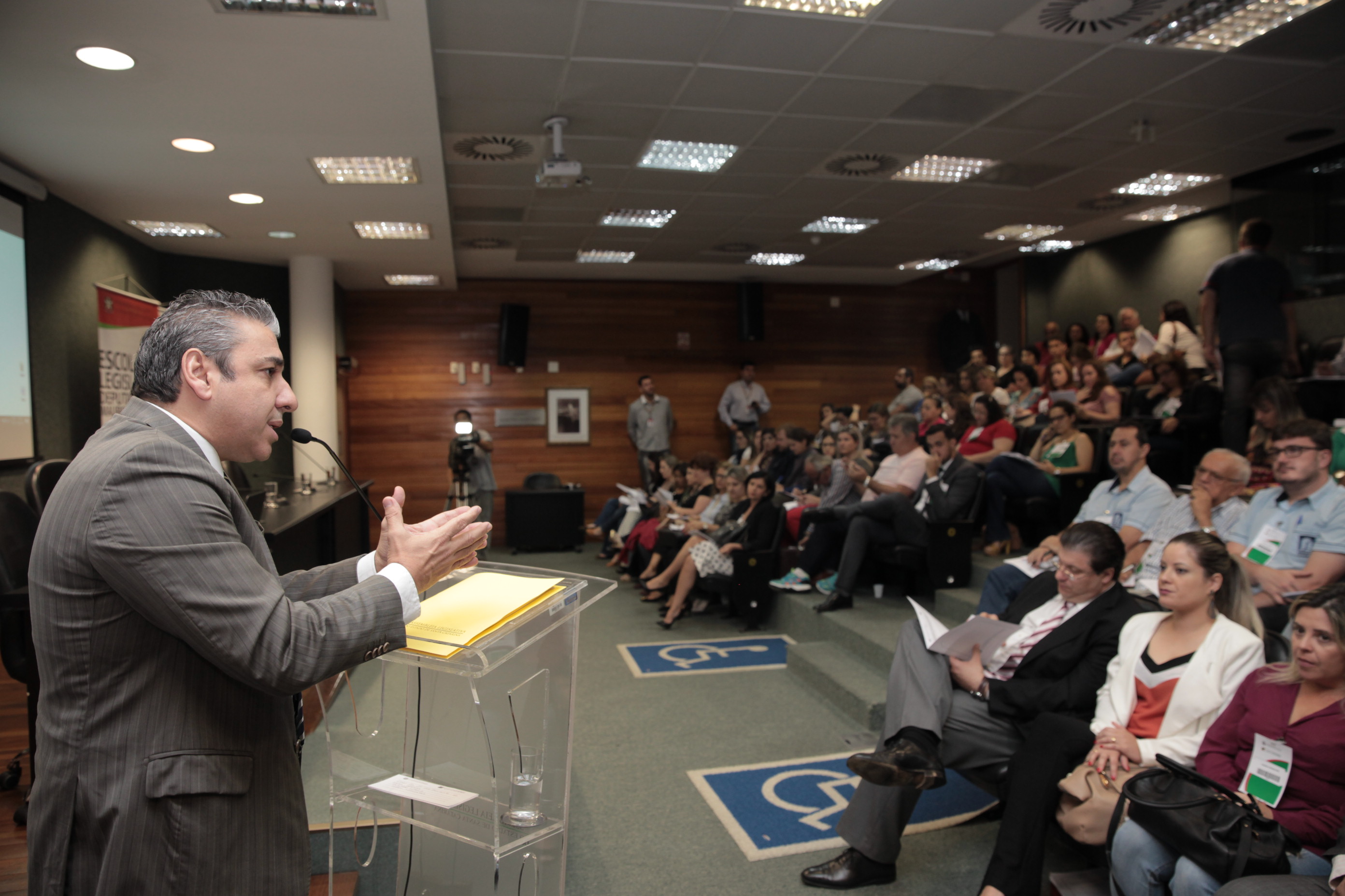 Seminário Sobre a Lei do Marco Regulatório.