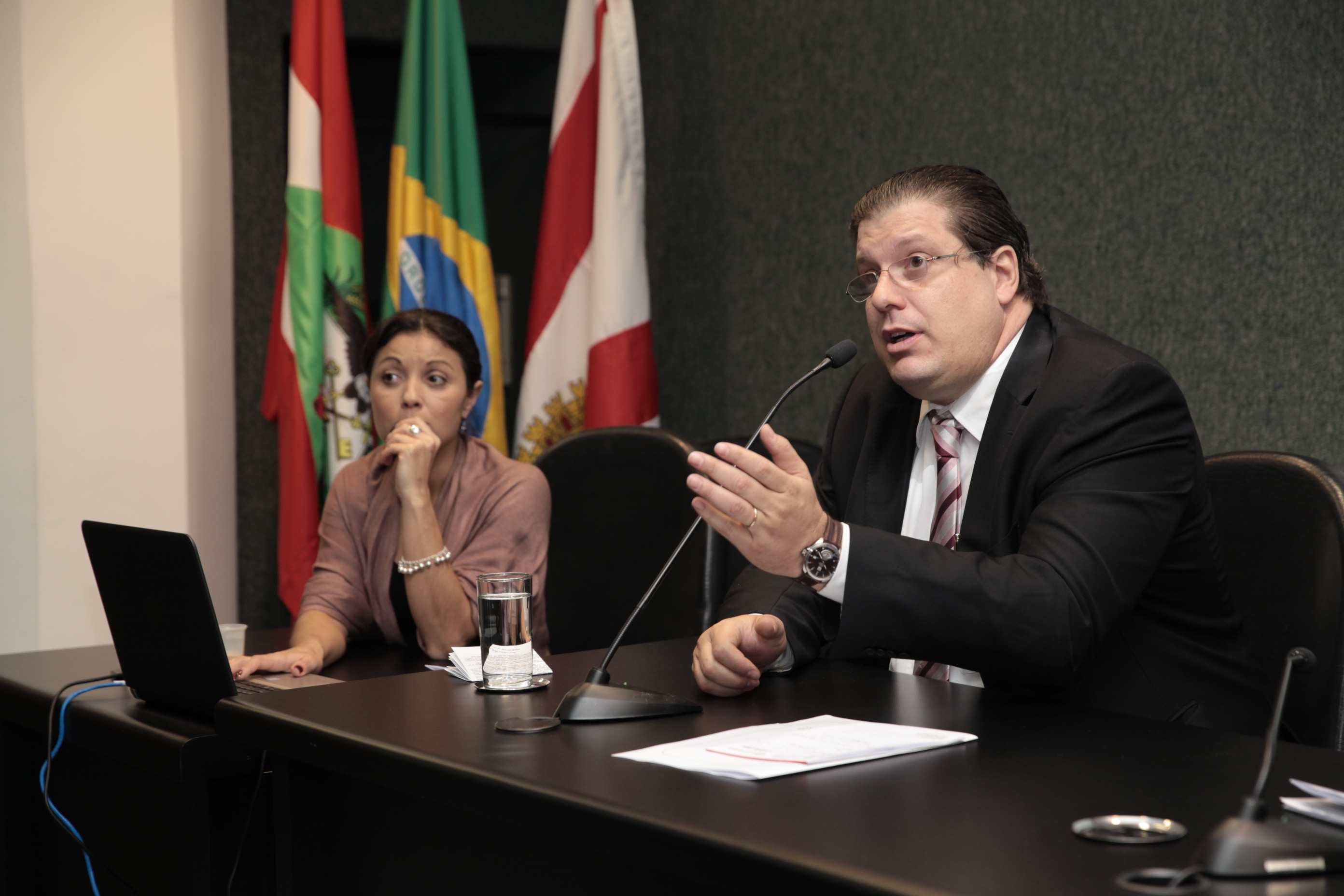 Seminário Sobre a Lei do Marco Regulatório.