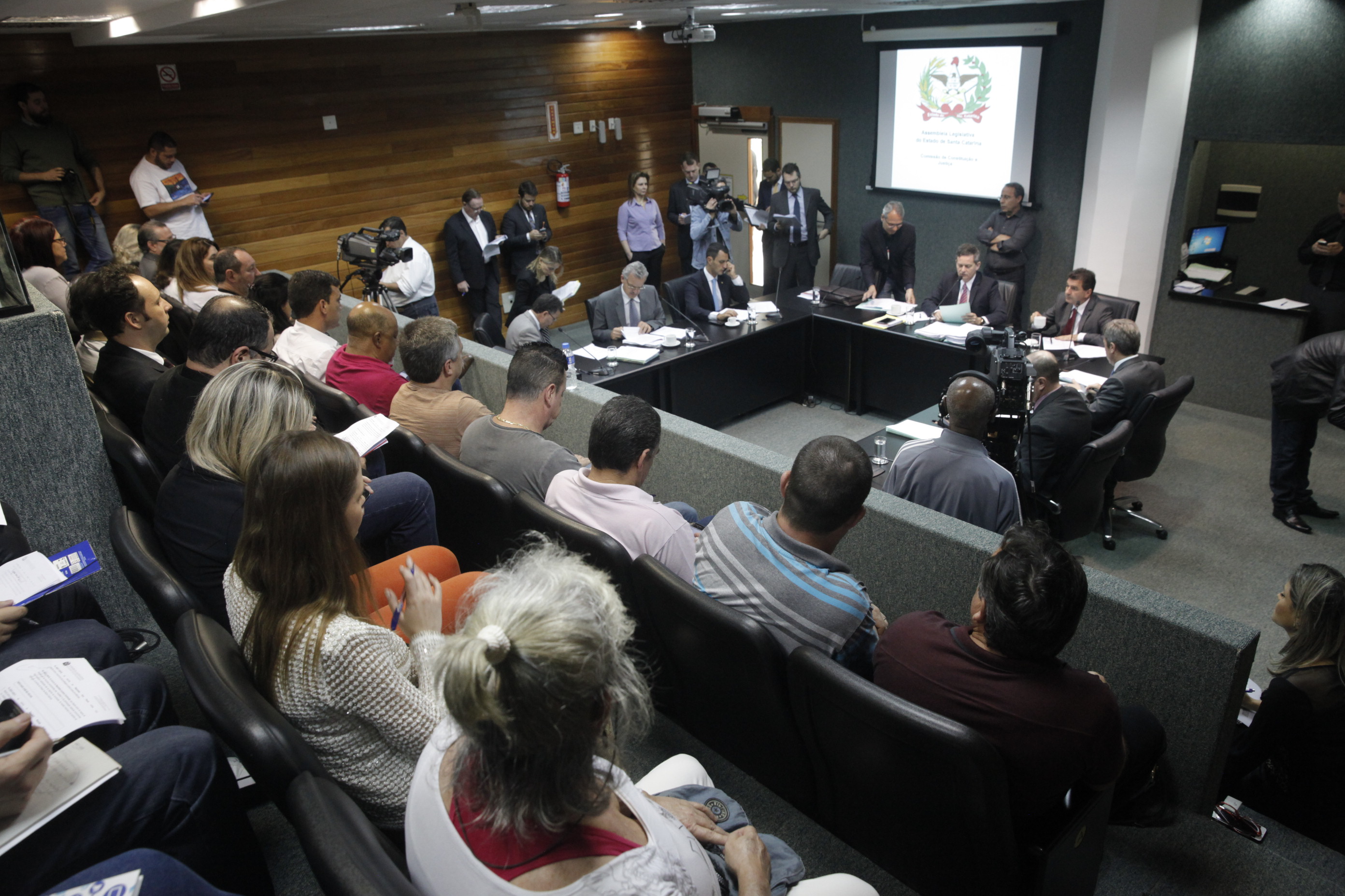 Comissão de Constituição e Justiça.
