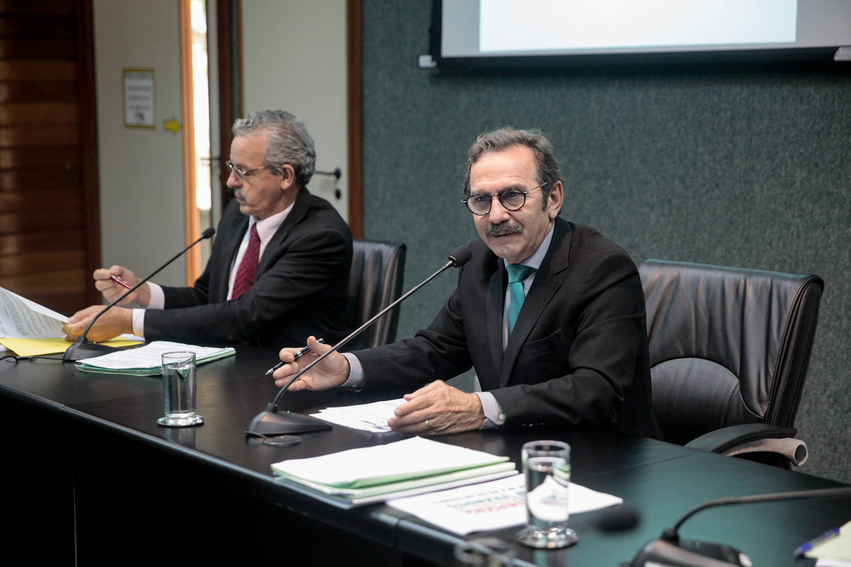Comissão de Trabalho, Administração e Serviços Públicos.
