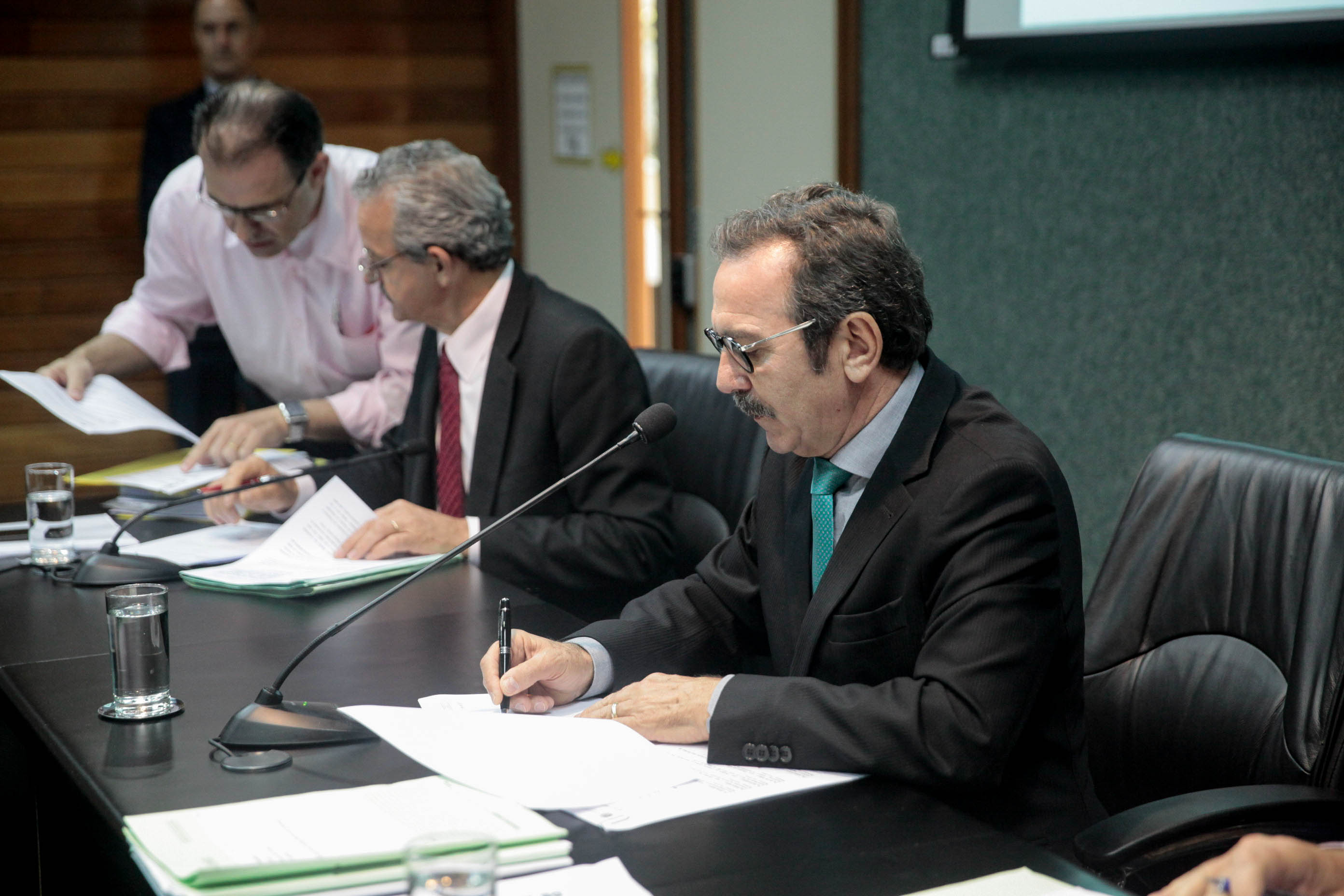 Comissão de Trabalho, Administração e Serviços Públicos.