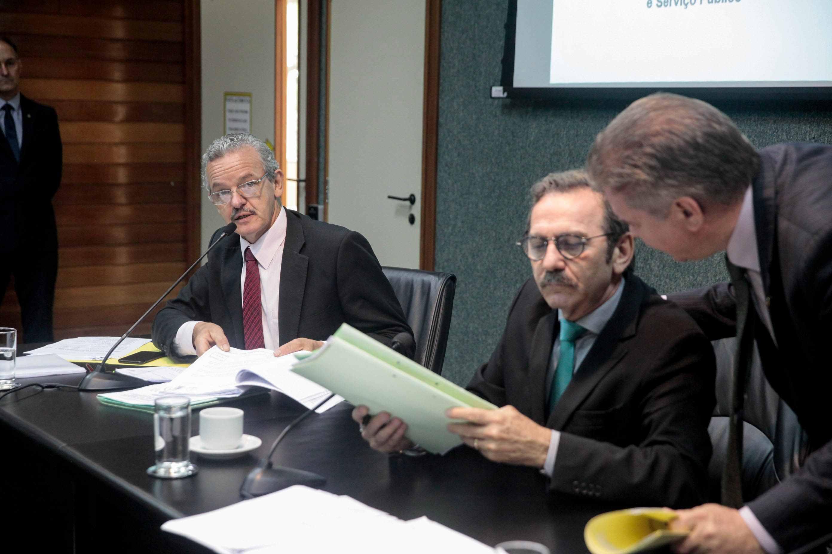 Comissão de Trabalho, Administração e Serviços Públicos.