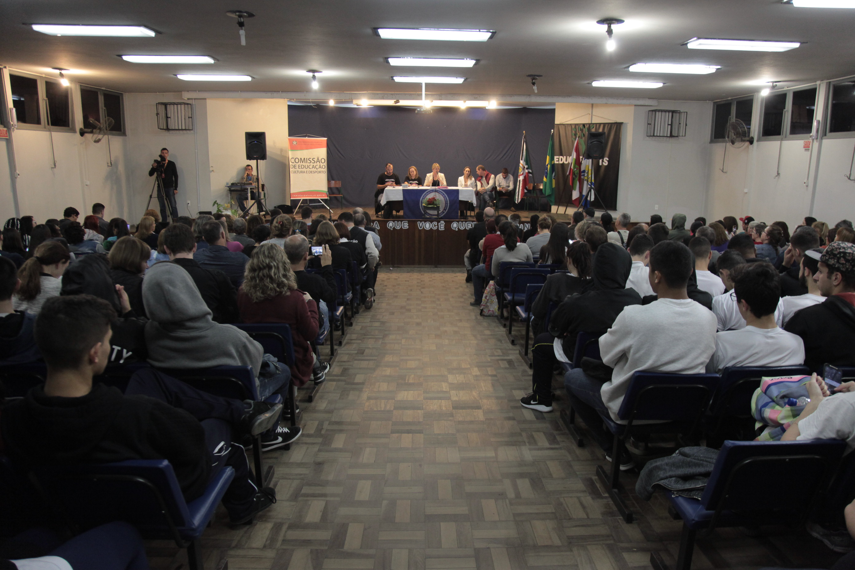Audiência Pública da Comissão de Educação sobre a Municipalização das Escolas da Regional de Criciúma/SC.