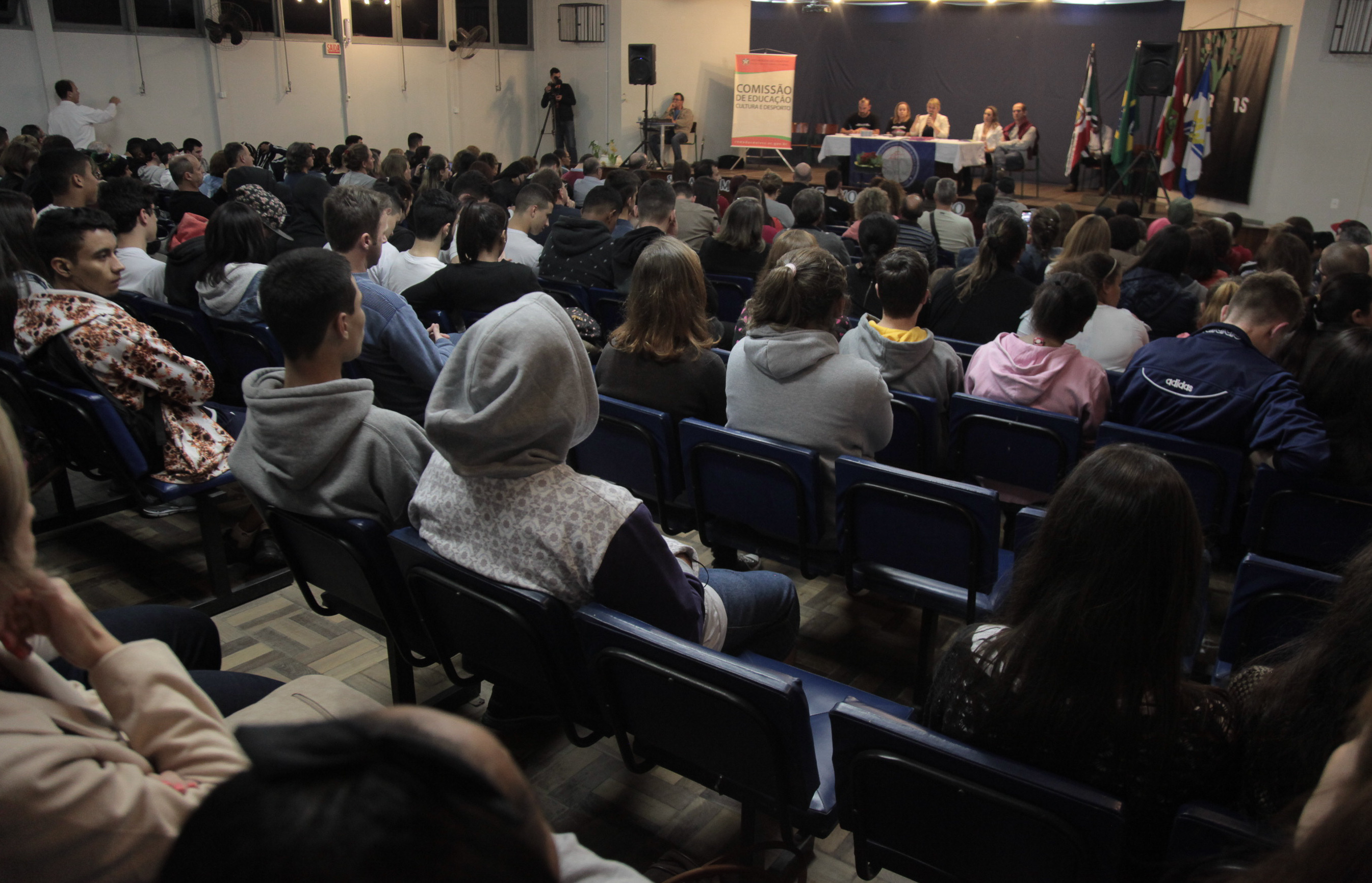 Audiência Pública da Comissão de Educação sobre a Municipalização das Escolas da Regional de Criciúma/SC.