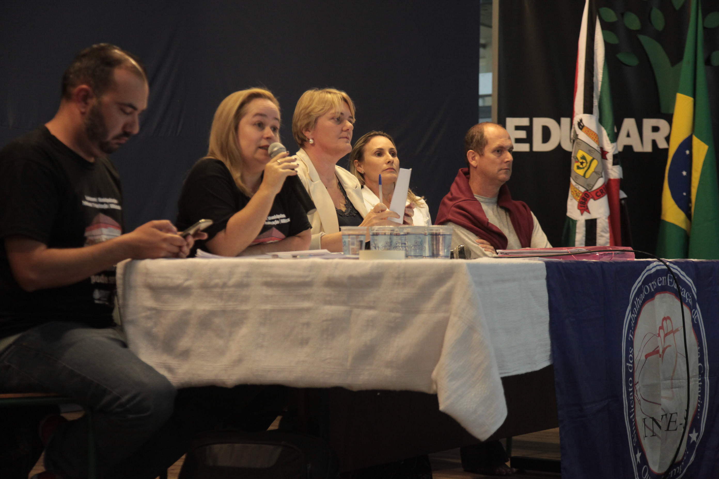 Audiência Pública da Comissão de Educação sobre a Municipalização das Escolas da Regional de Criciúma/SC.