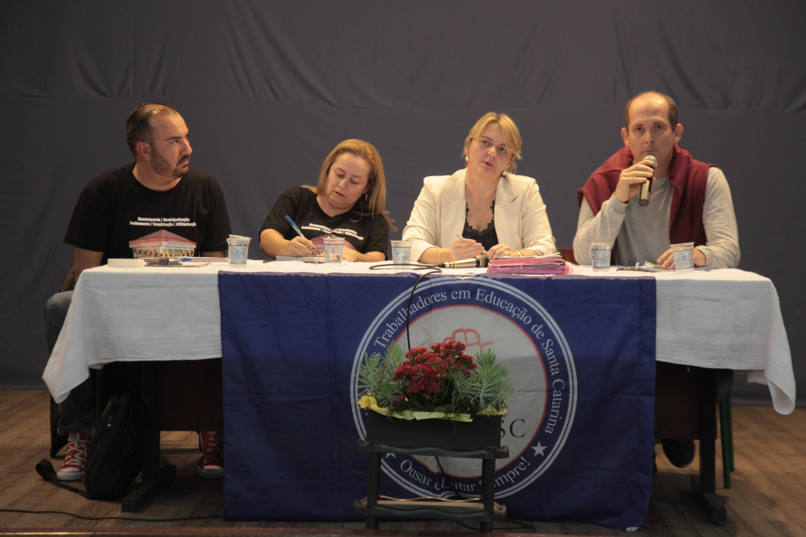 Audiência Pública da Comissão de Educação sobre a Municipalização das Escolas da Regional de Criciúma/SC.