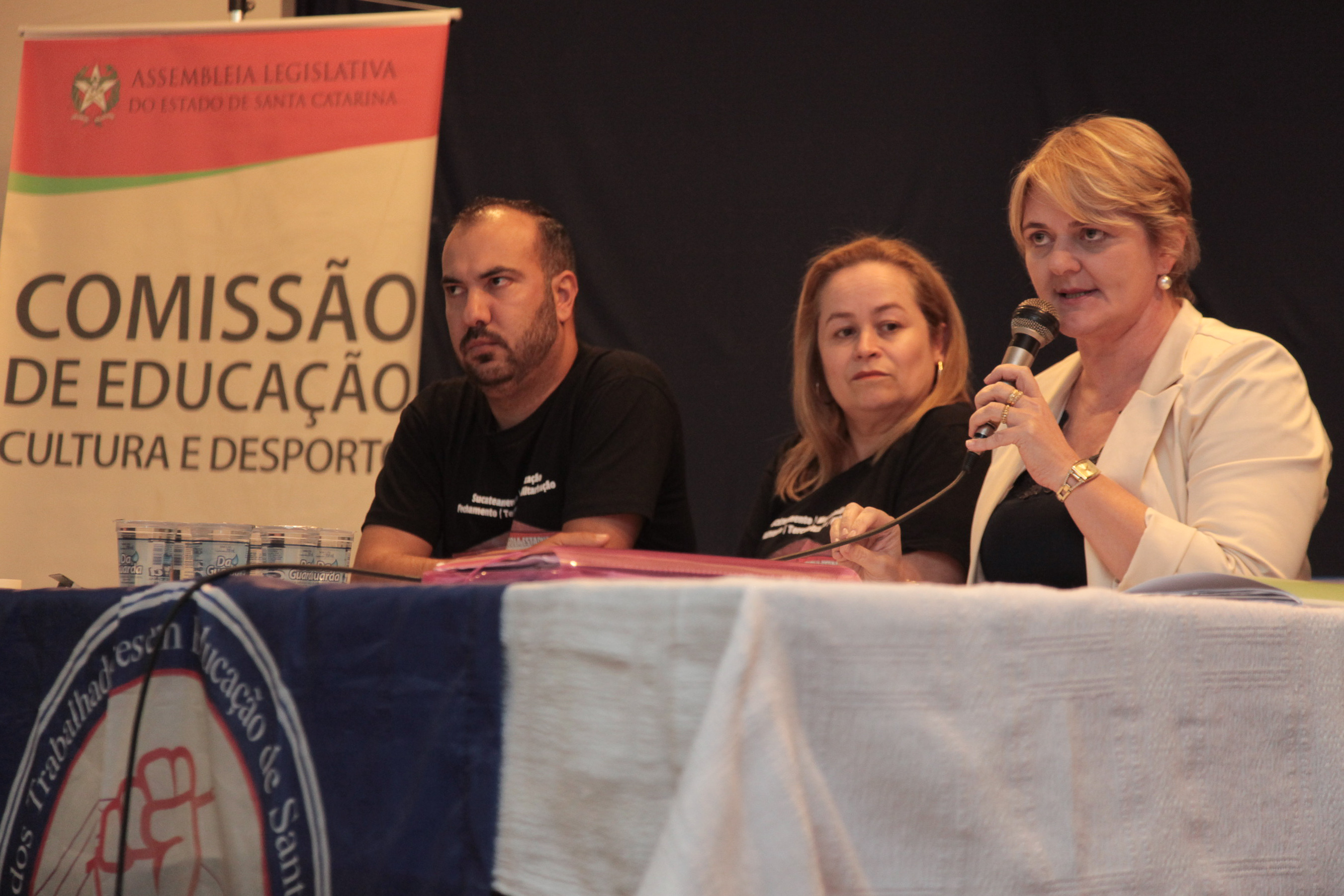 Audiência Pública da Comissão de Educação sobre a Municipalização das Escolas da Regional de Criciúma/SC.