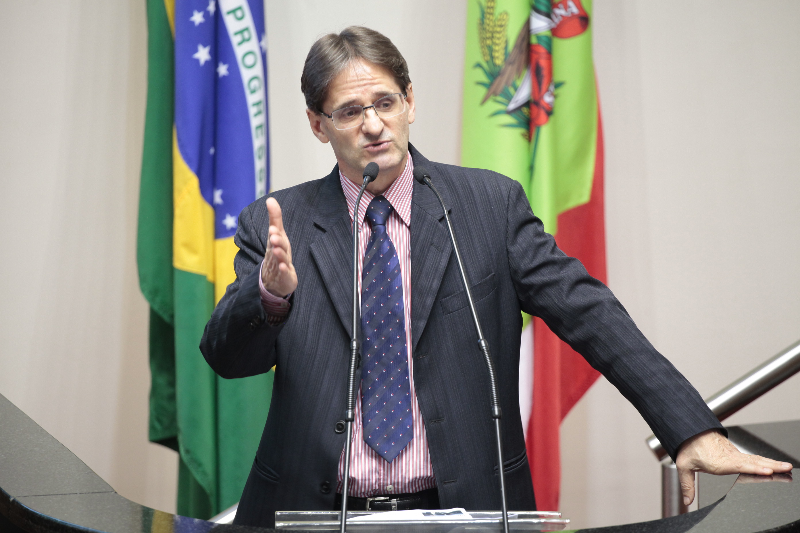 Deputado Neodi Saretta (PT). Sessão Ordinária.