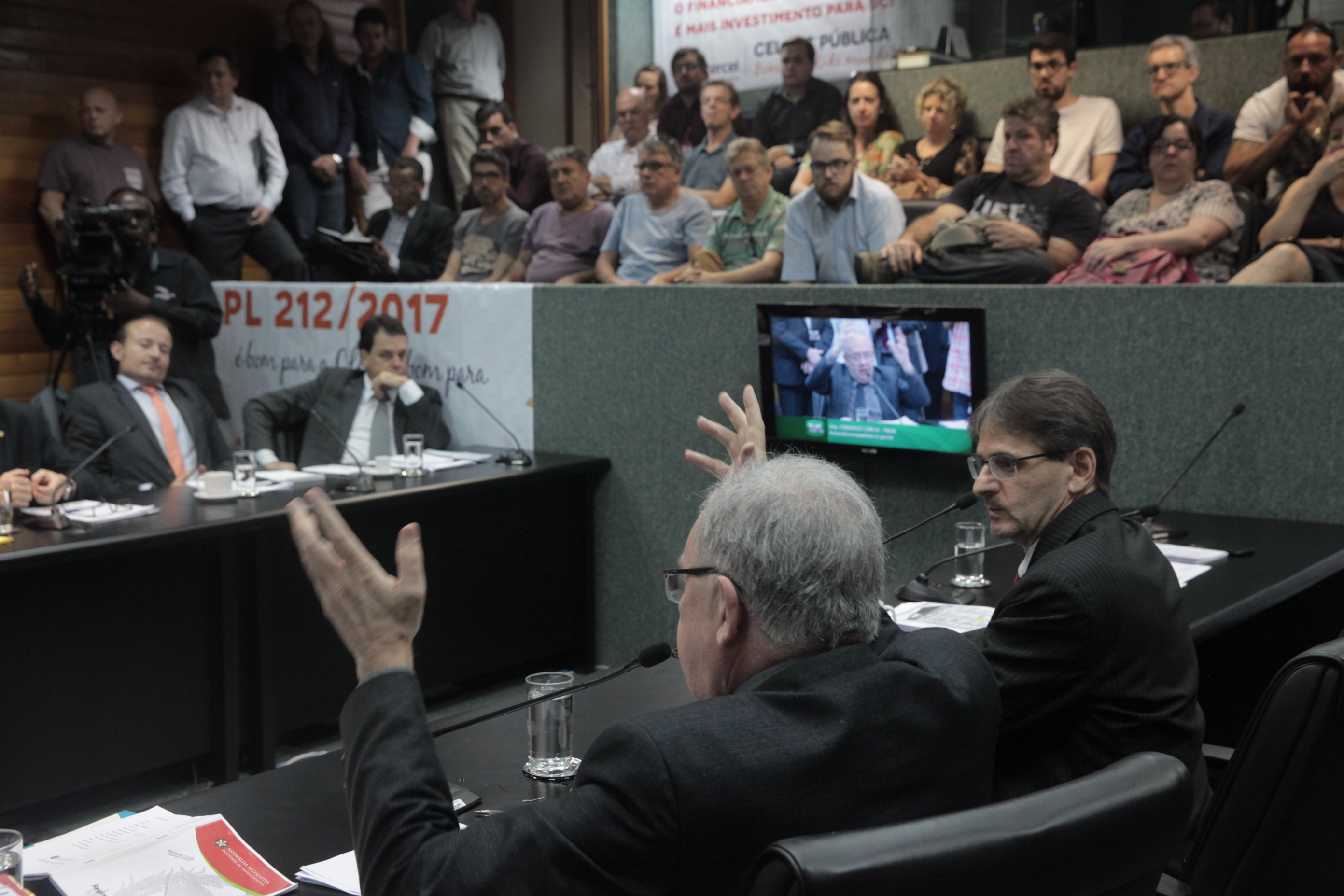 Comissão de Finanças.