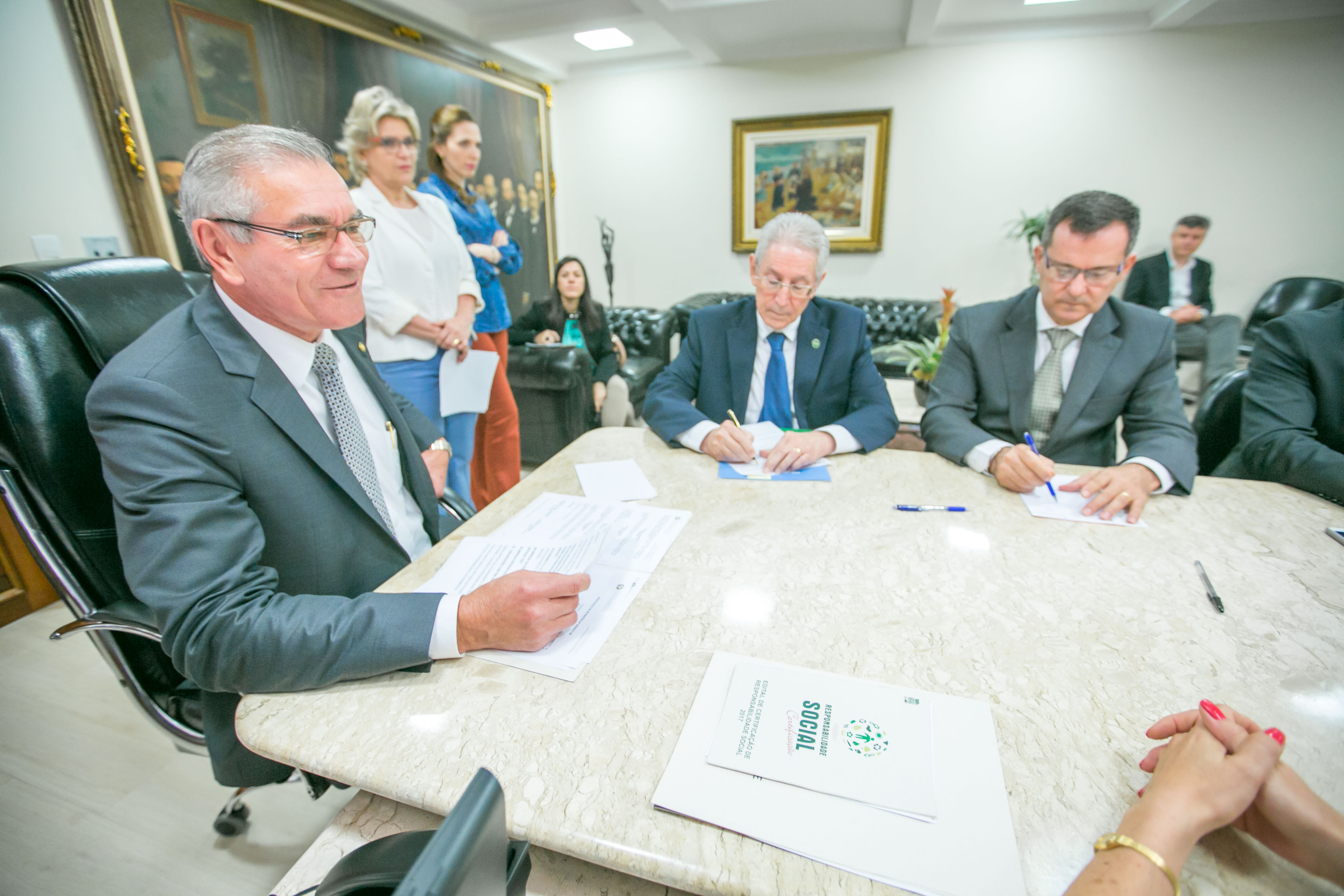 Assinatura do Termo de Responsabilidade Social