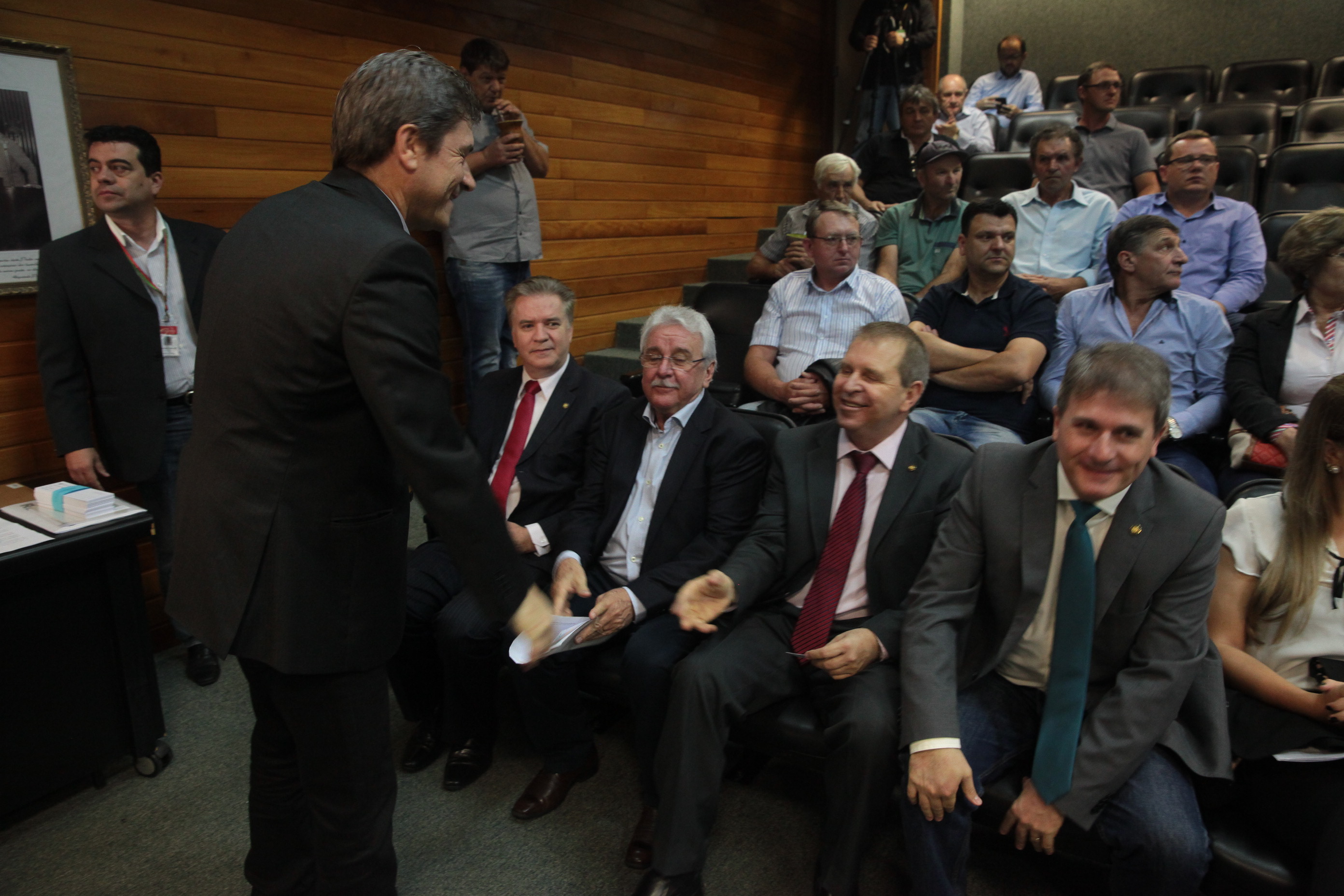 AP Dificuldades do Setor Leiteiro.